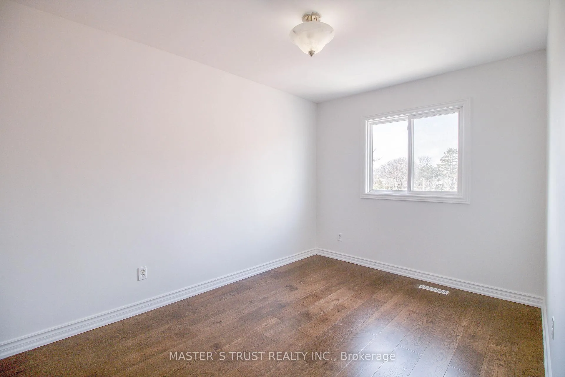 Photo 16 of Unit 1, 900 Central Park Drive, Brampton, Northgate — HOMEH