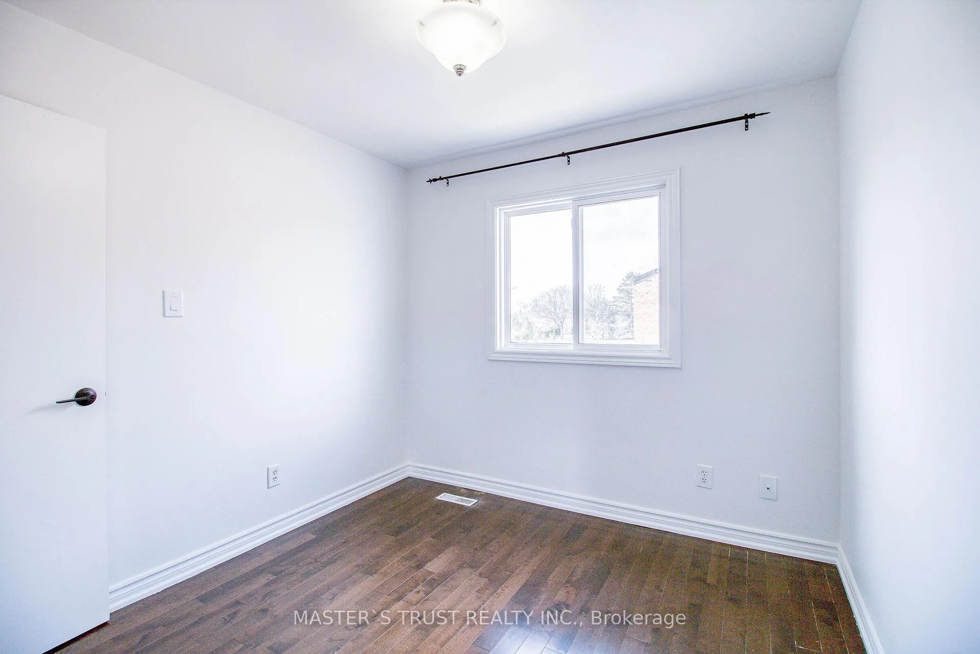 Photo 18 of Unit 1, 900 Central Park Drive, Brampton, Northgate — HOMEH