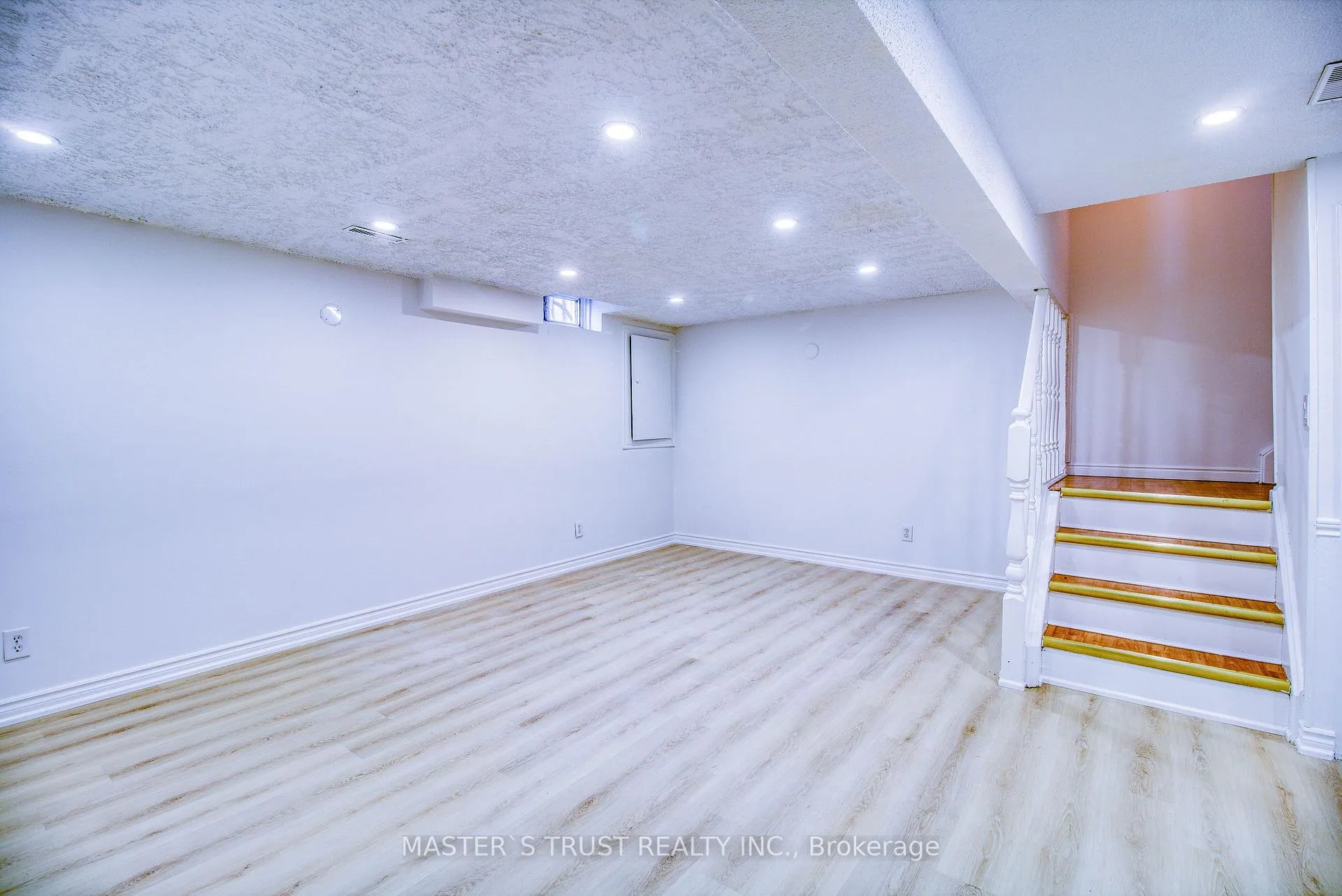 Photo 20 of Unit 1, 900 Central Park Drive, Brampton, Northgate — HOMEH