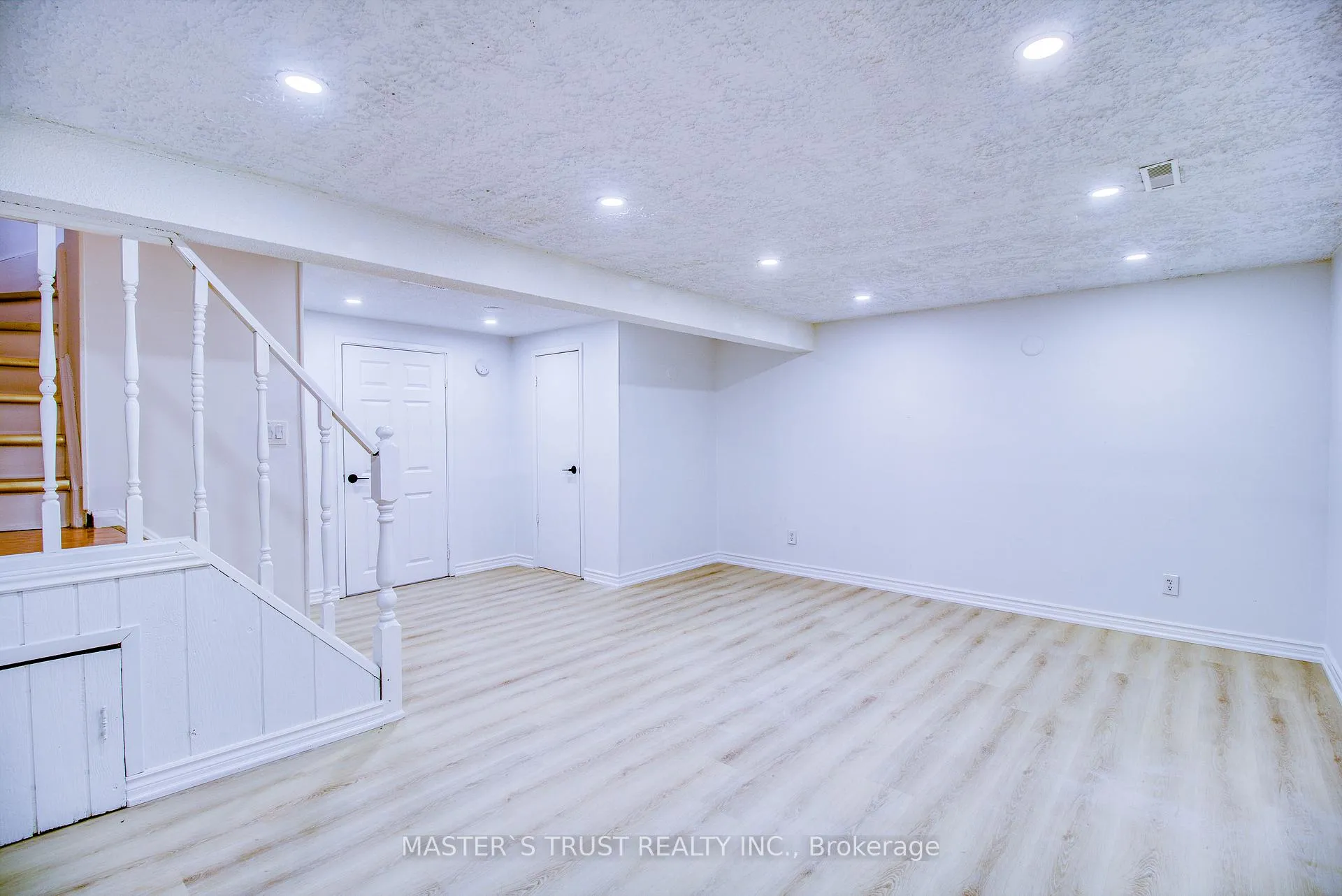 Photo 21 of Unit 1, 900 Central Park Drive, Brampton, Northgate — HOMEH