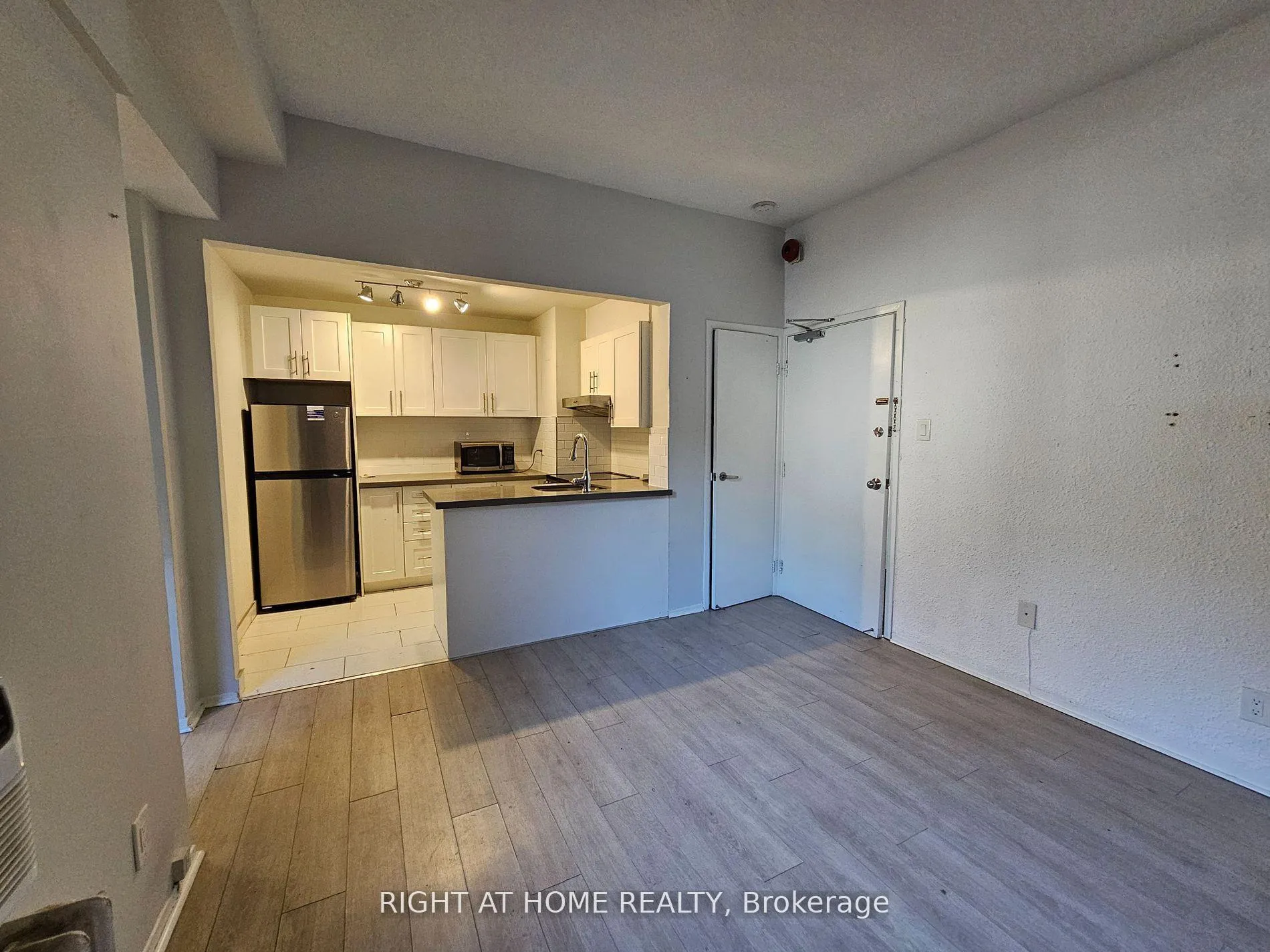 Photo 7 of Unit 105, 72 Wellesley Street E, Toronto, Church-Yonge Corridor — HOMEH