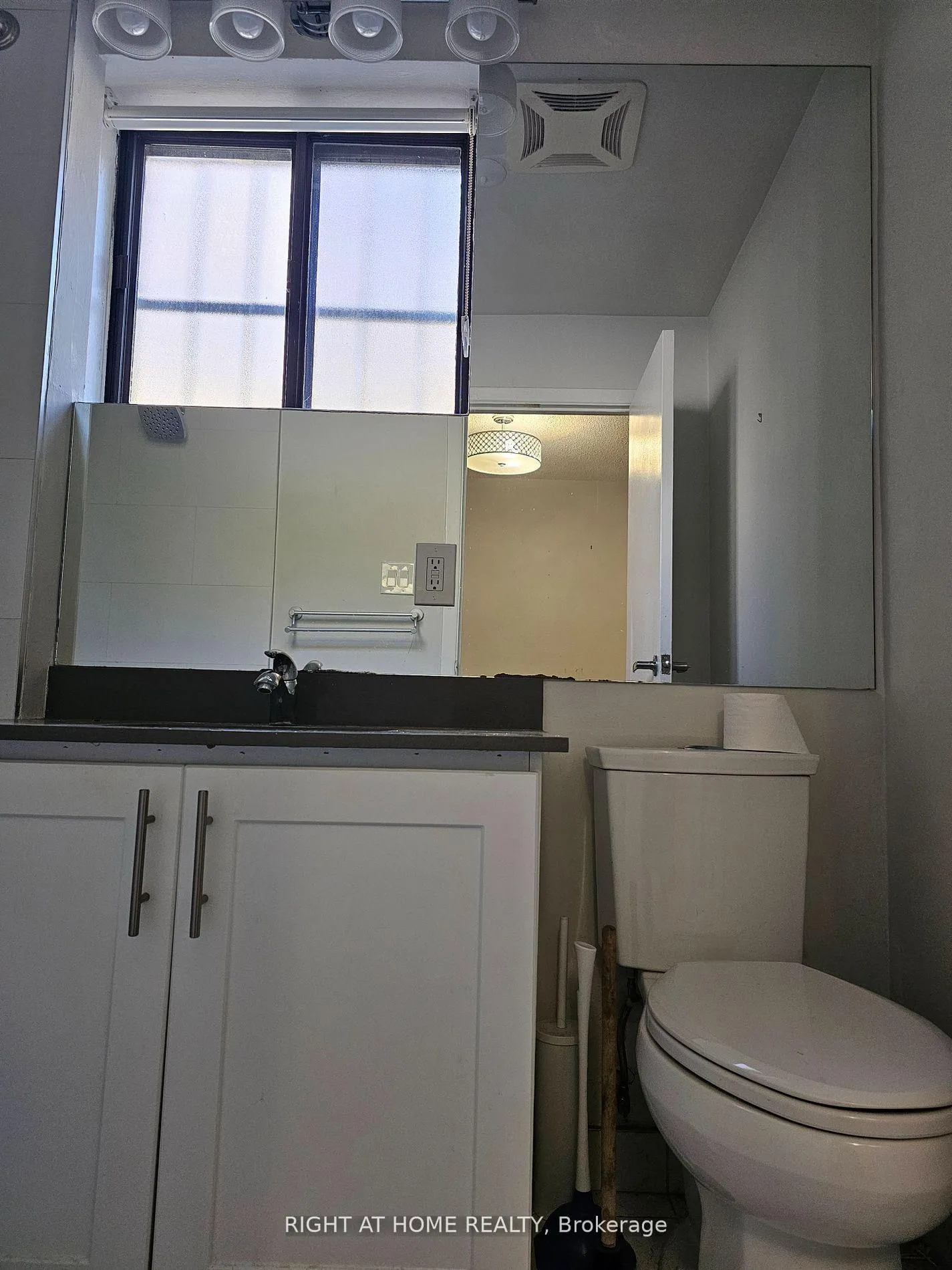 Photo 16 of Unit 105, 72 Wellesley Street E, Toronto, Church-Yonge Corridor — HOMEH