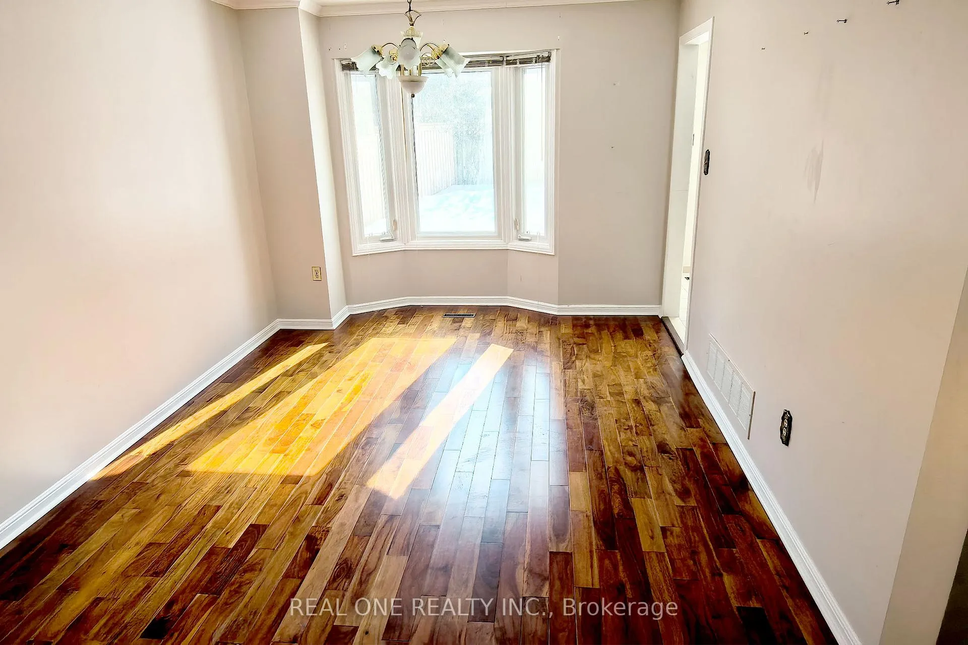 Photo 6 of 29 Hemlock Drive, Markham, Raymerville — HOMEH