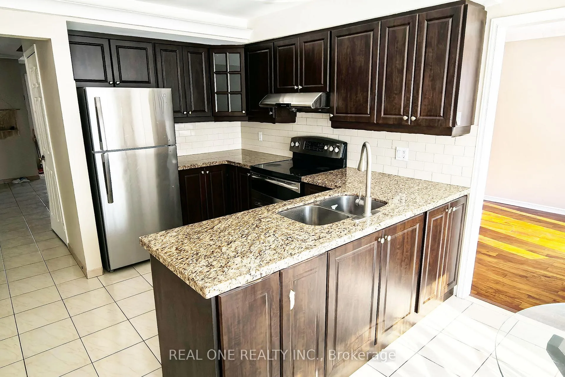 Photo 11 of 29 Hemlock Drive, Markham, Raymerville — HOMEH