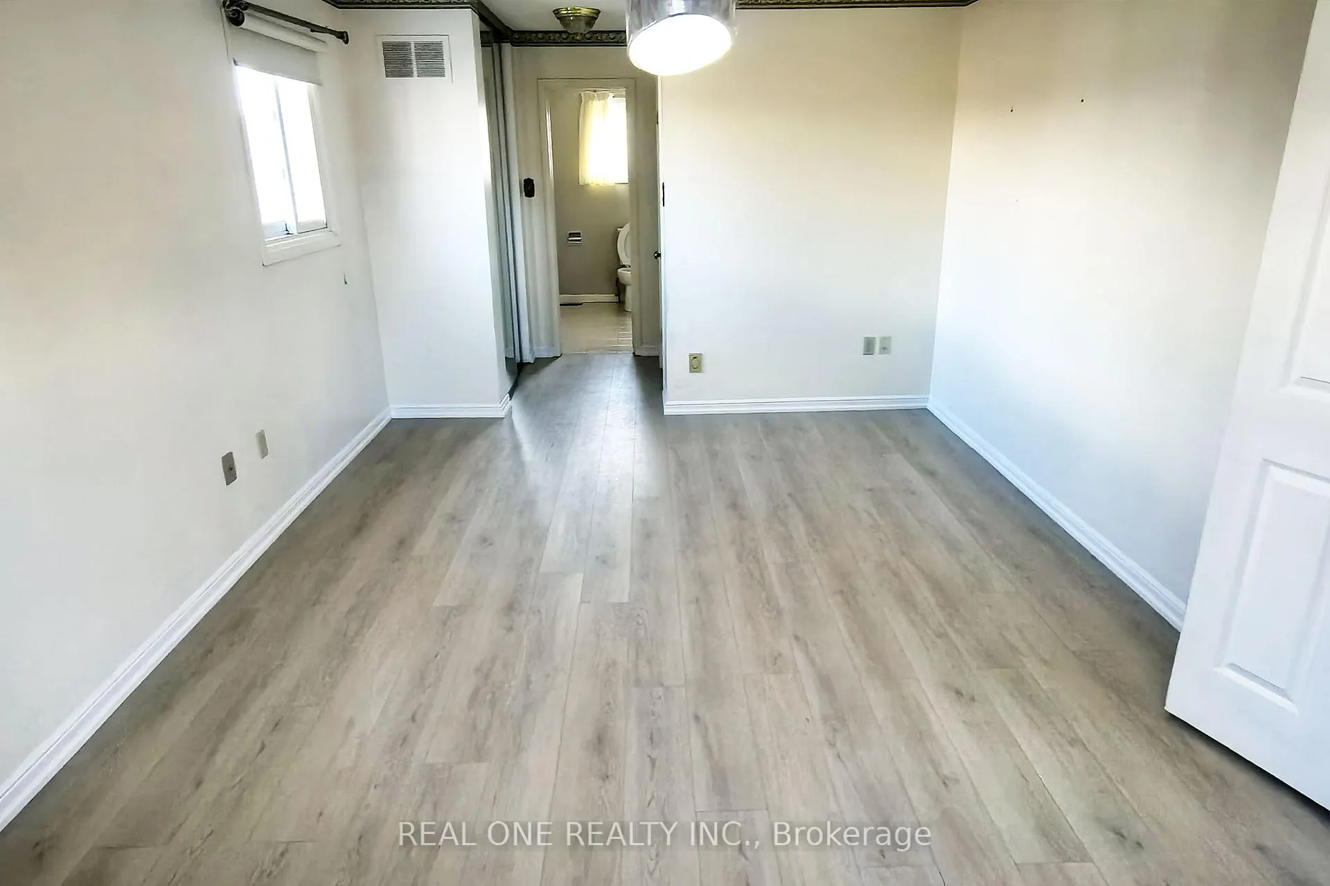 Photo 21 of 29 Hemlock Drive, Markham, Raymerville — HOMEH