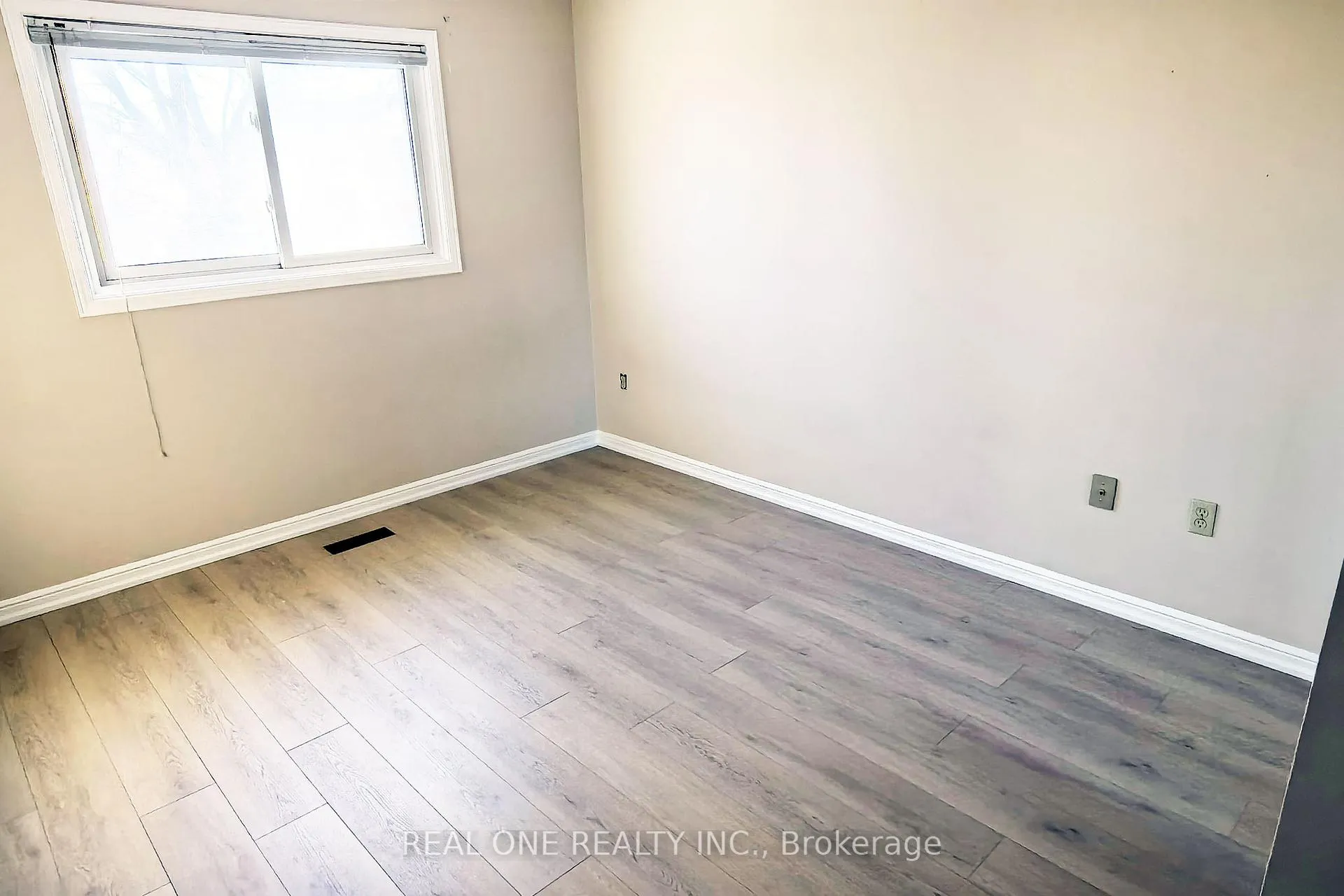 Photo 24 of 29 Hemlock Drive, Markham, Raymerville — HOMEH