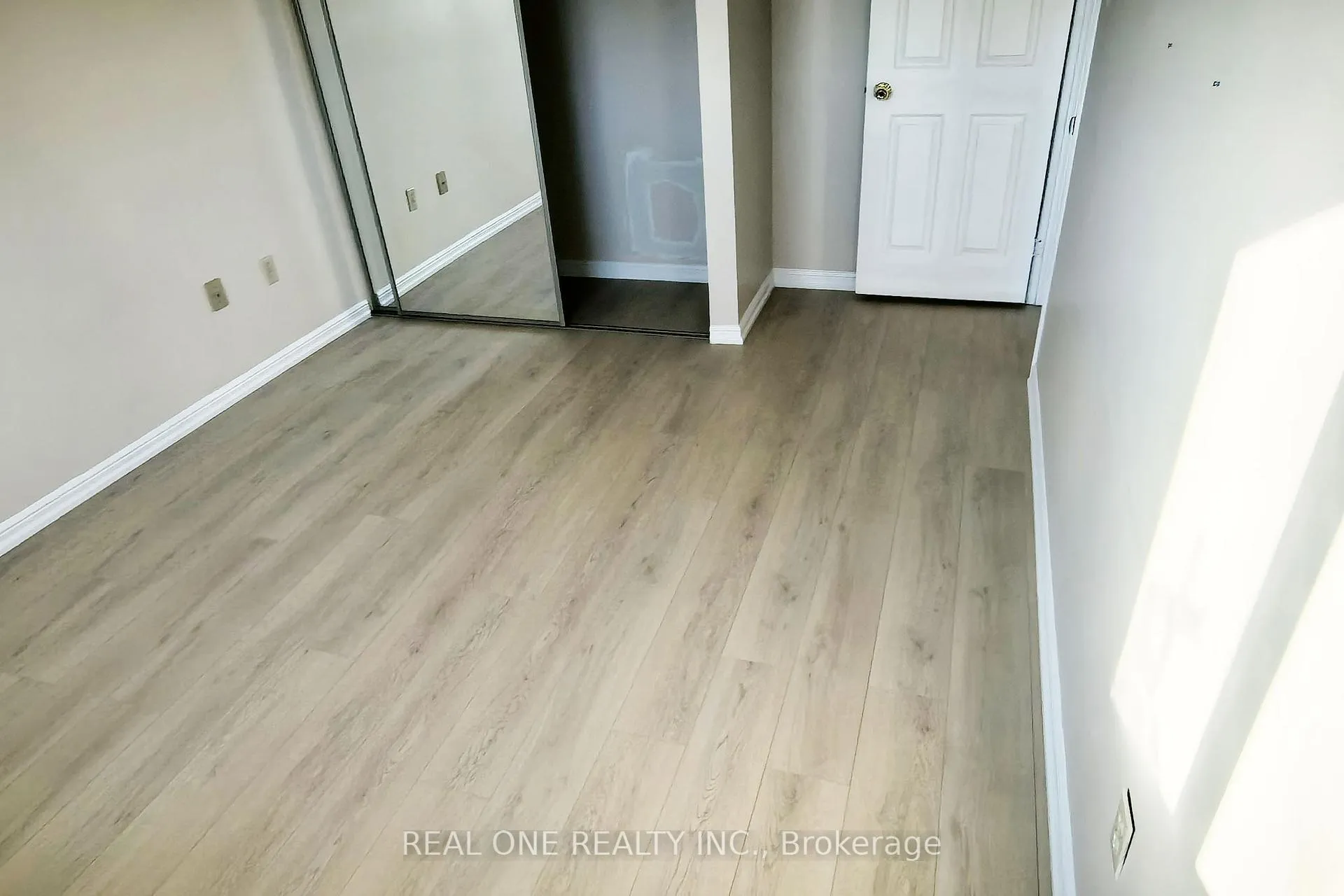 Photo 25 of 29 Hemlock Drive, Markham, Raymerville — HOMEH