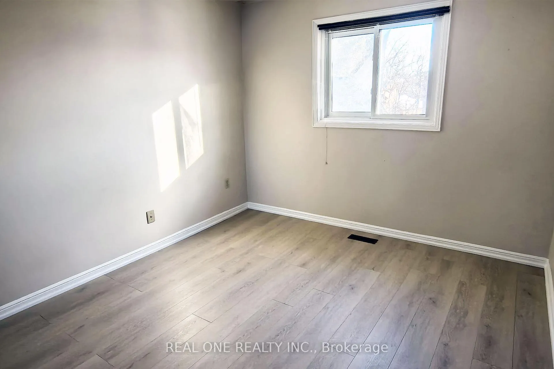 Photo 30 of 29 Hemlock Drive, Markham, Raymerville — HOMEH