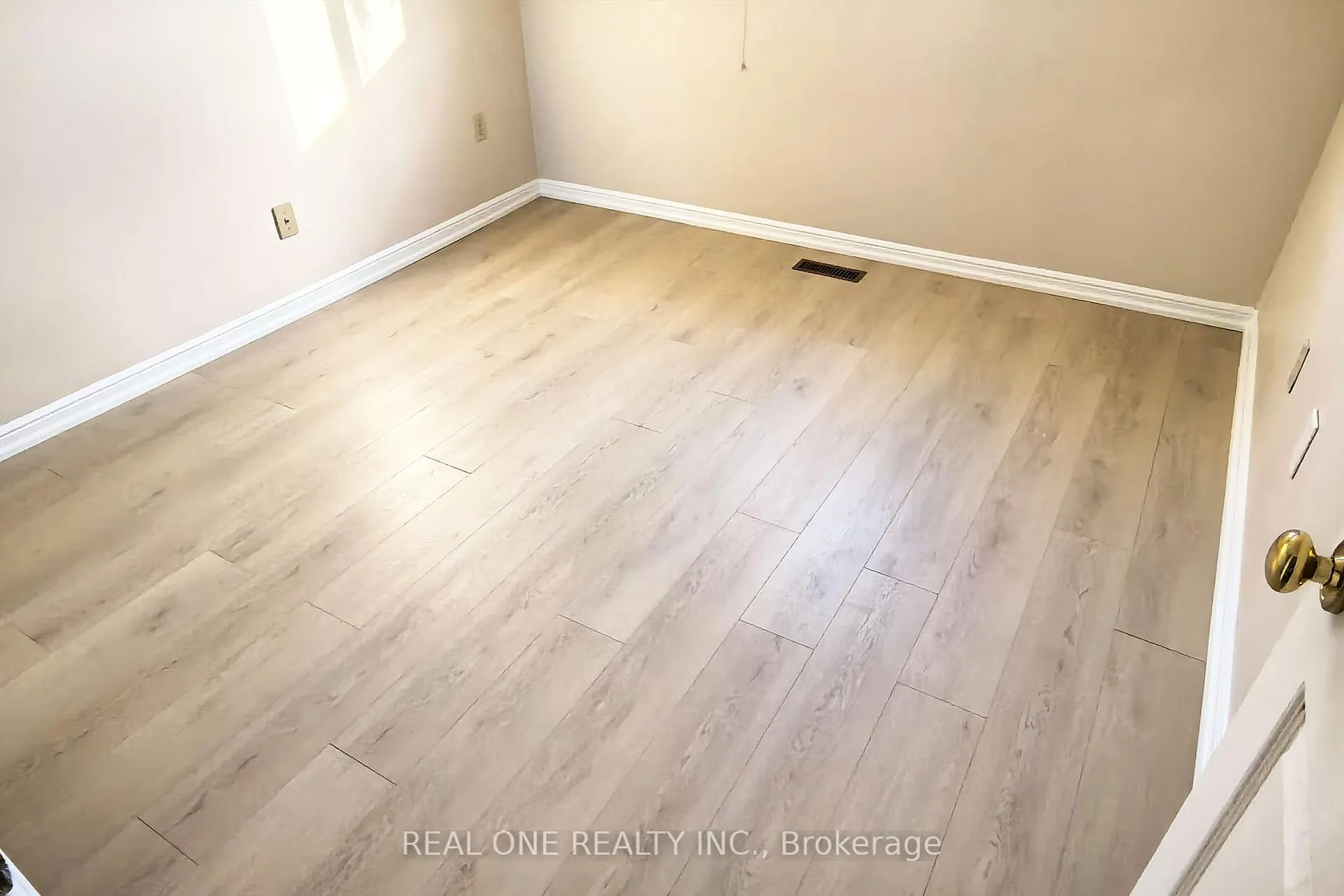 Photo 31 of 29 Hemlock Drive, Markham, Raymerville — HOMEH