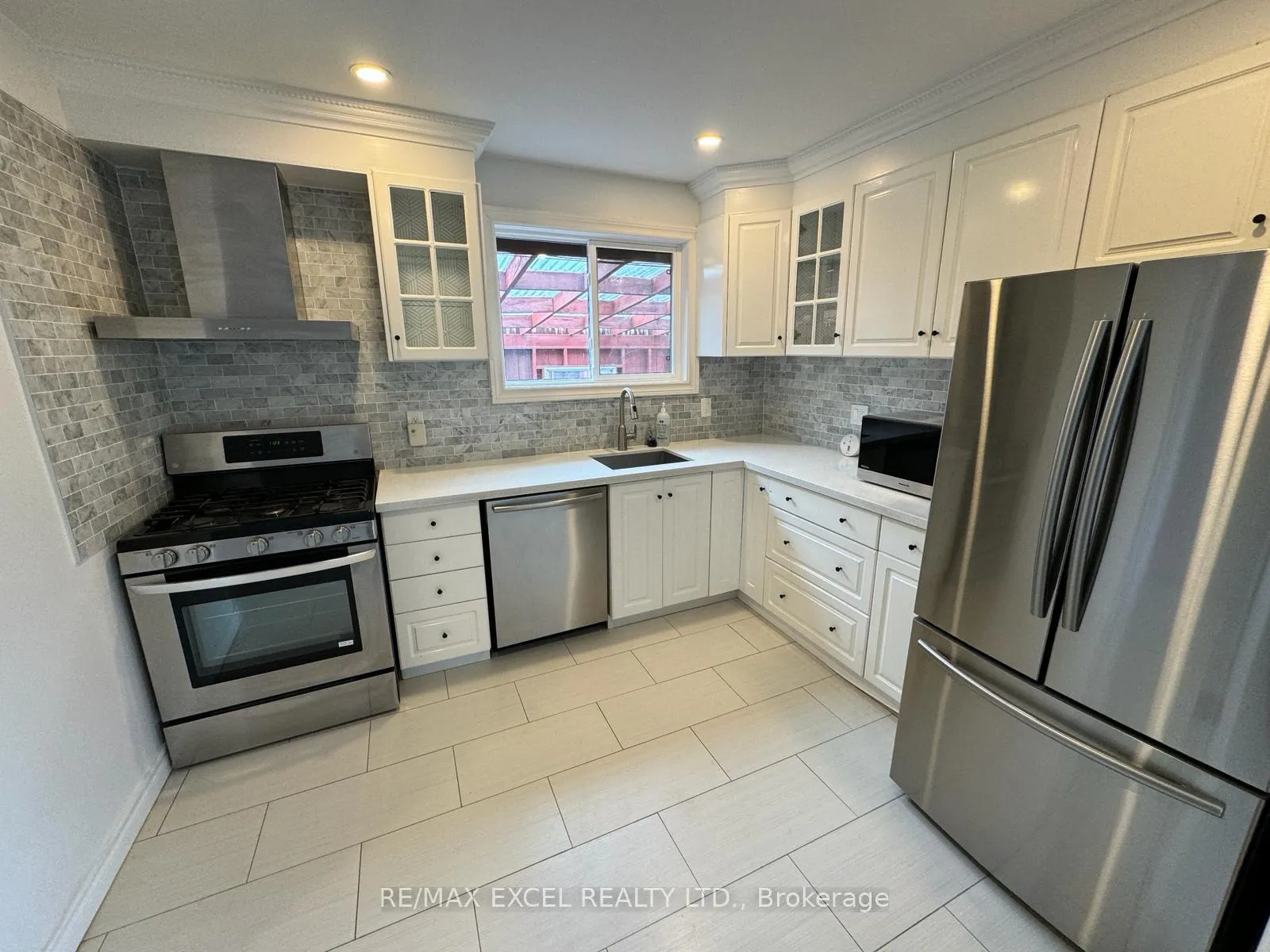 Photo 3 of Unit Main, 17 Avis Crescent, Toronto, O'Connor-Parkview — HOMEH