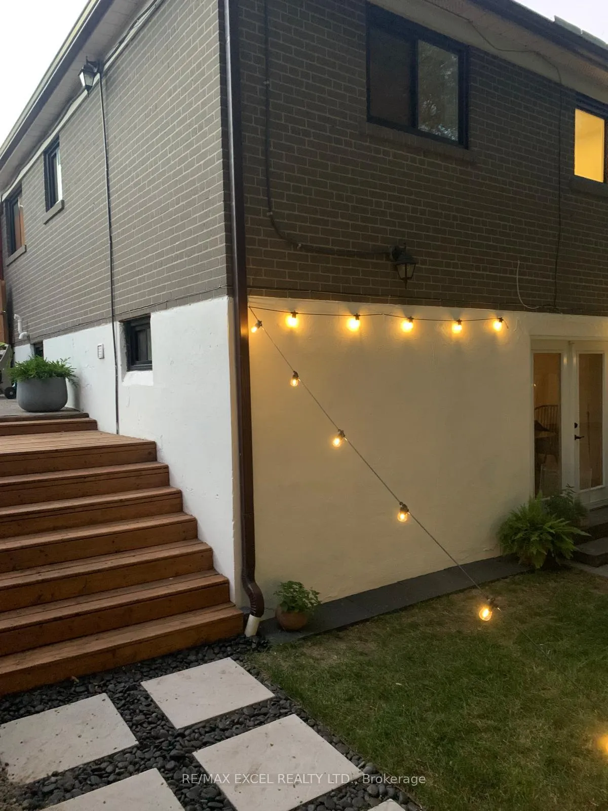 Photo 11 of Unit Main, 17 Avis Crescent, Toronto, O'Connor-Parkview — HOMEH