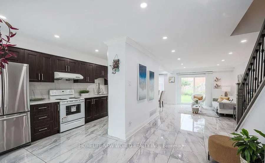 Photo 3 of 22 Middleton Court, Markham, Milliken Mills West — HOMEH