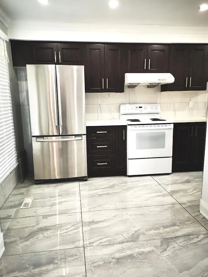 Photo 5 of 22 Middleton Court, Markham, Milliken Mills West — HOMEH