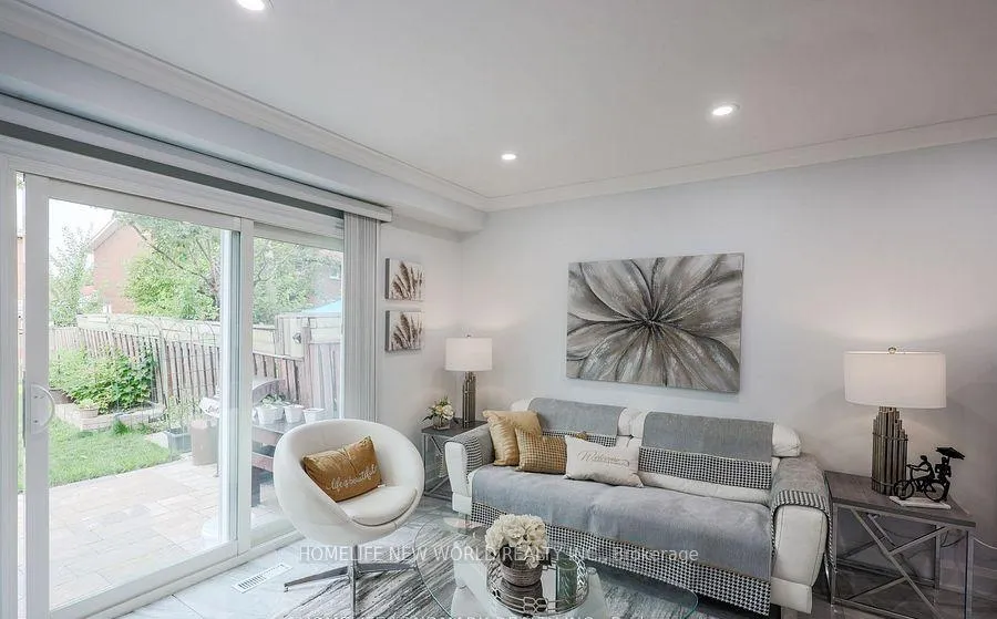 Photo 8 of 22 Middleton Court, Markham, Milliken Mills West — HOMEH