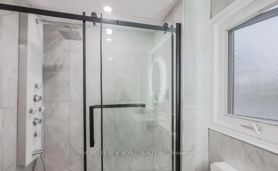 Photo 16 of 22 Middleton Court, Markham, Milliken Mills West — HOMEH