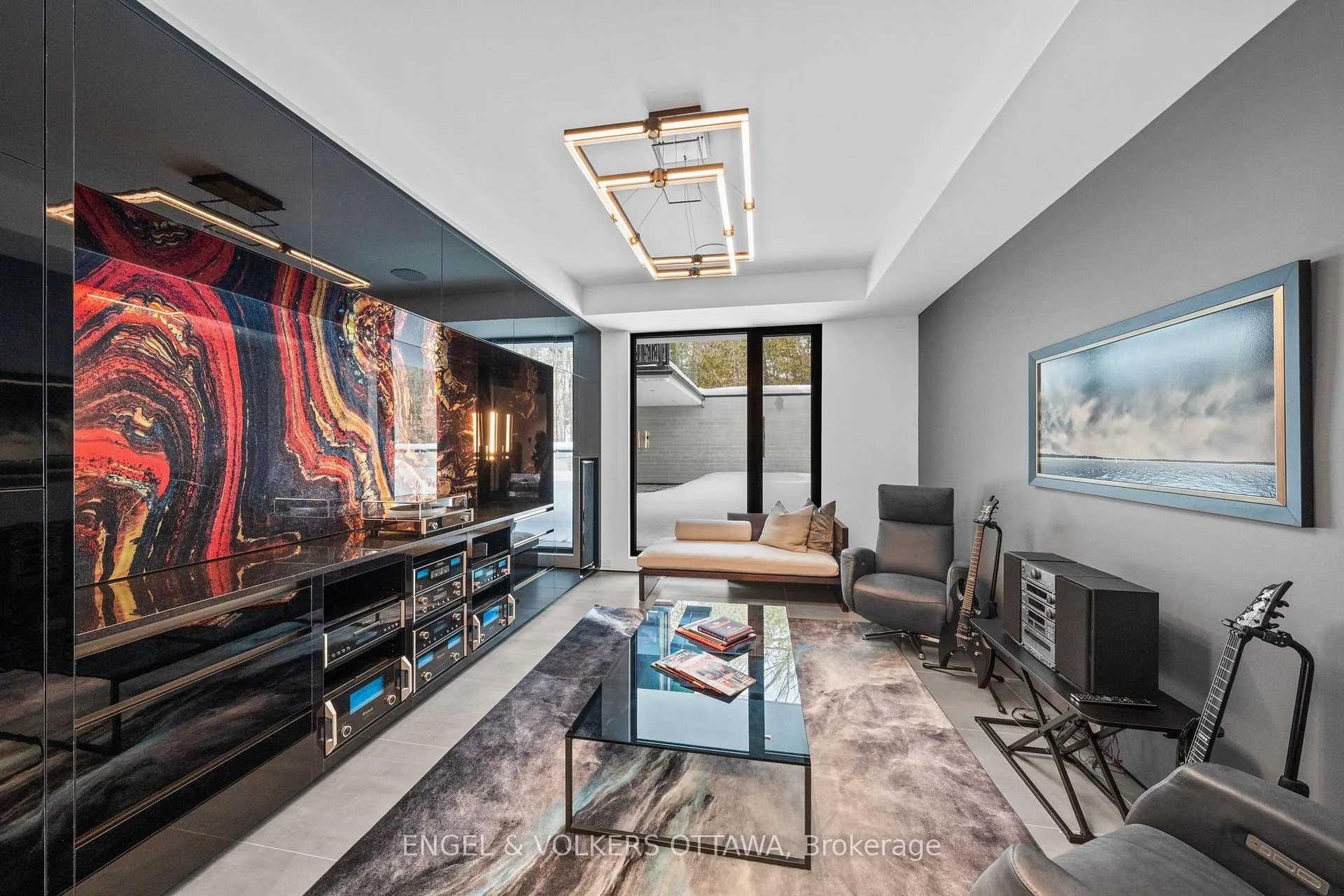 Photo 15 of 1 Delong Drive, Ottawa, Rothwell Heights — HOMEH