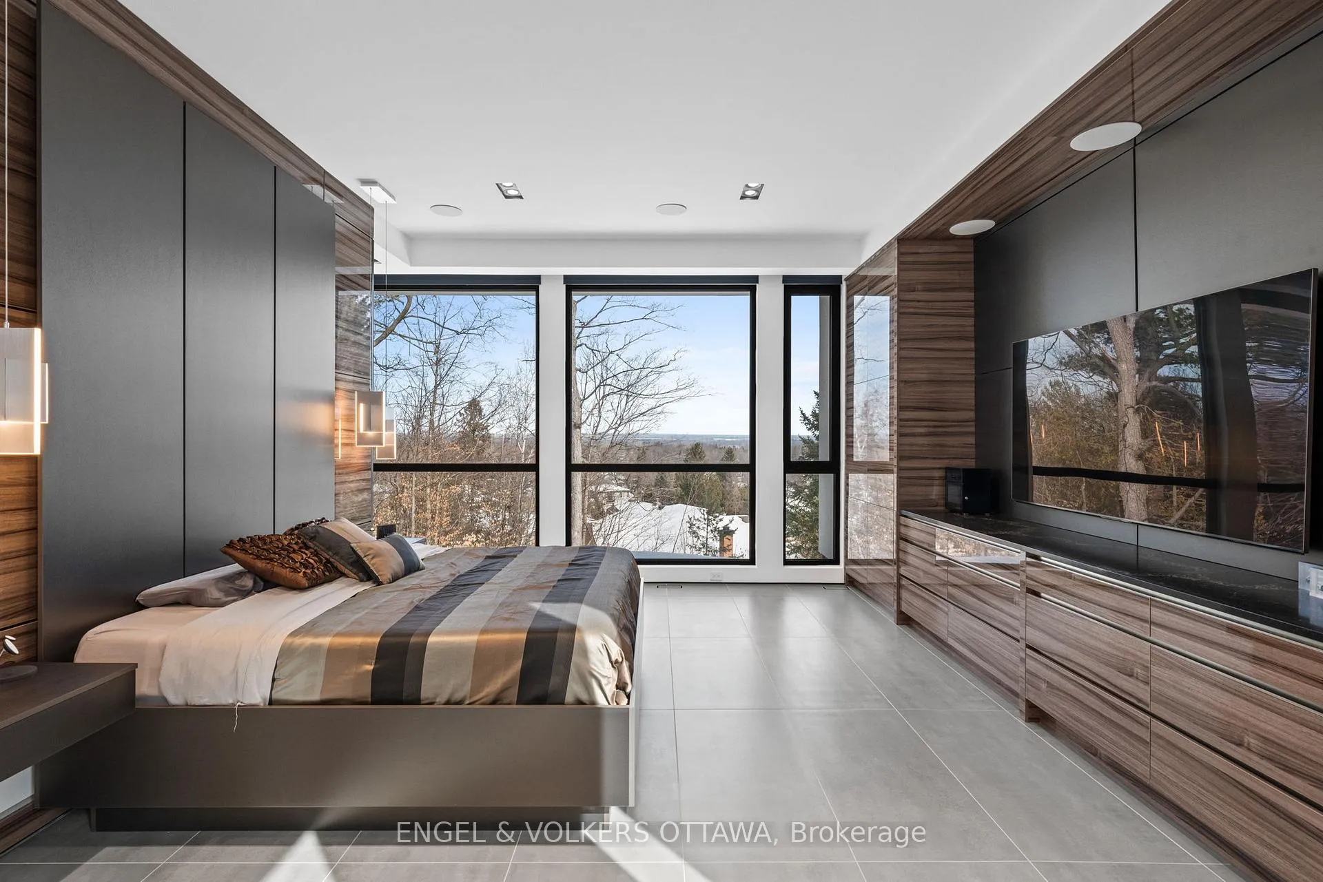Photo 31 of 1 Delong Drive, Ottawa, Rothwell Heights — HOMEH