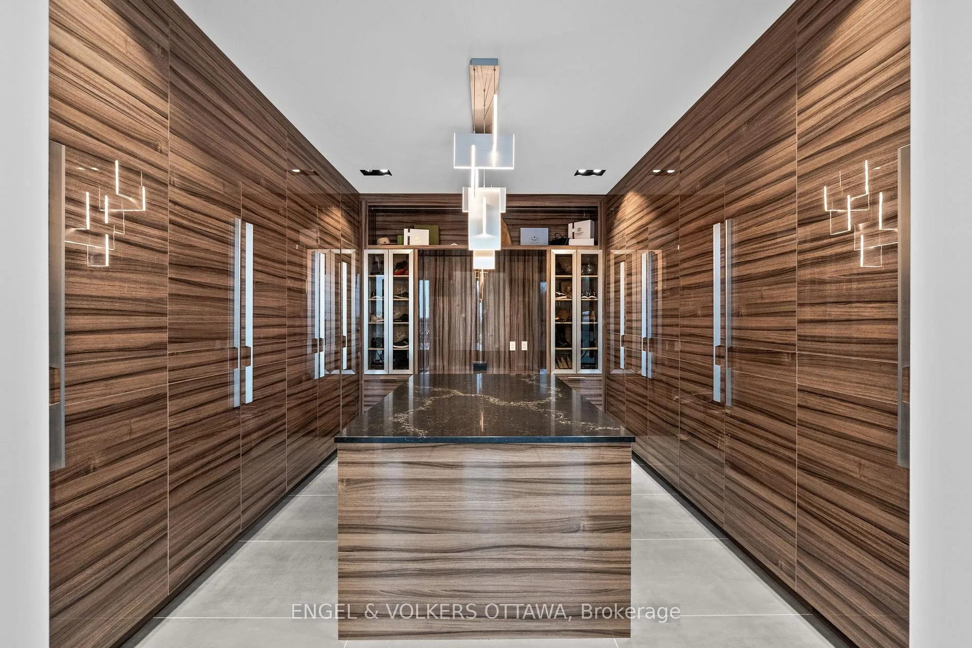 Photo 36 of 1 Delong Drive, Ottawa, Rothwell Heights — HOMEH