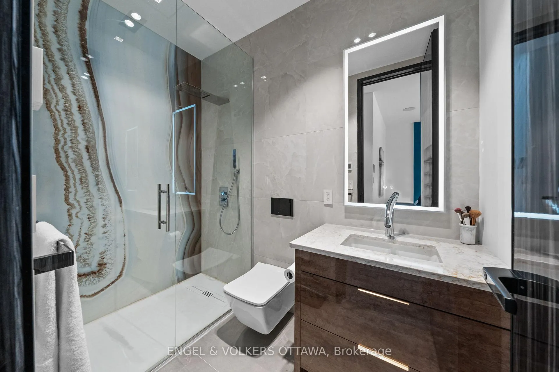 Photo 40 of 1 Delong Drive, Ottawa, Rothwell Heights — HOMEH