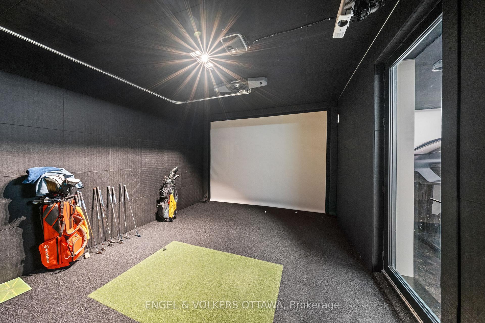 Photo 48 of 1 Delong Drive, Ottawa, Rothwell Heights — HOMEH
