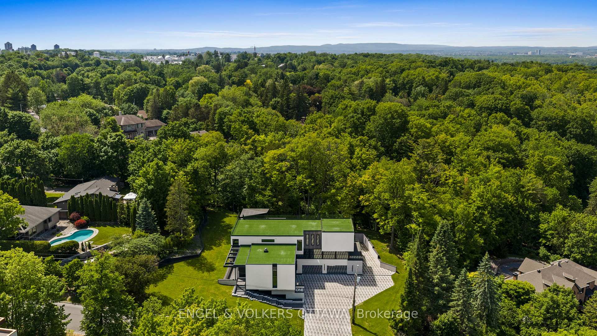 Photo 49 of 1 Delong Drive, Ottawa, Rothwell Heights — HOMEH