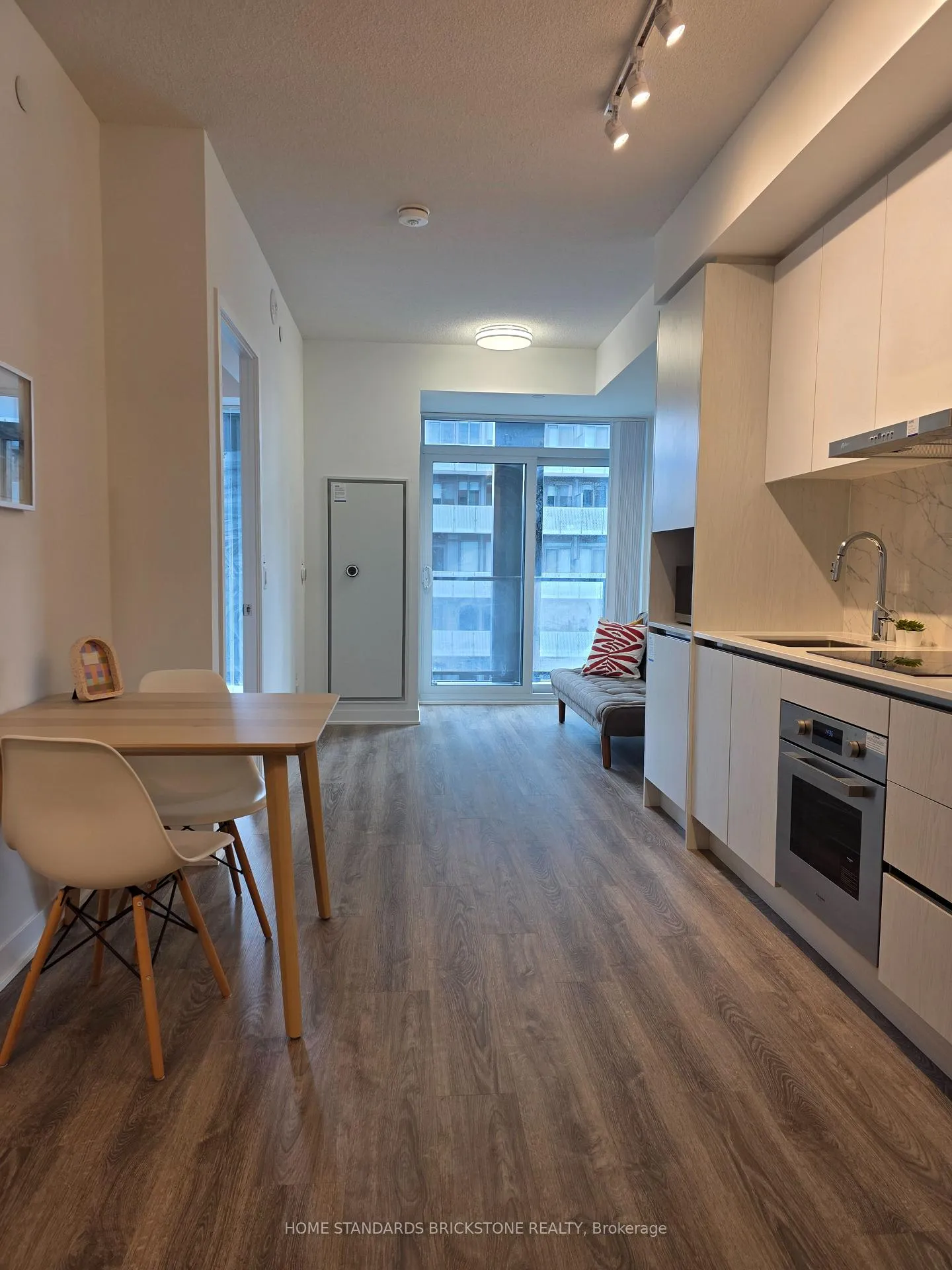 Photo 8 of Unit 2007, 180 Front Street E, Toronto, Moss Park — HOMEH