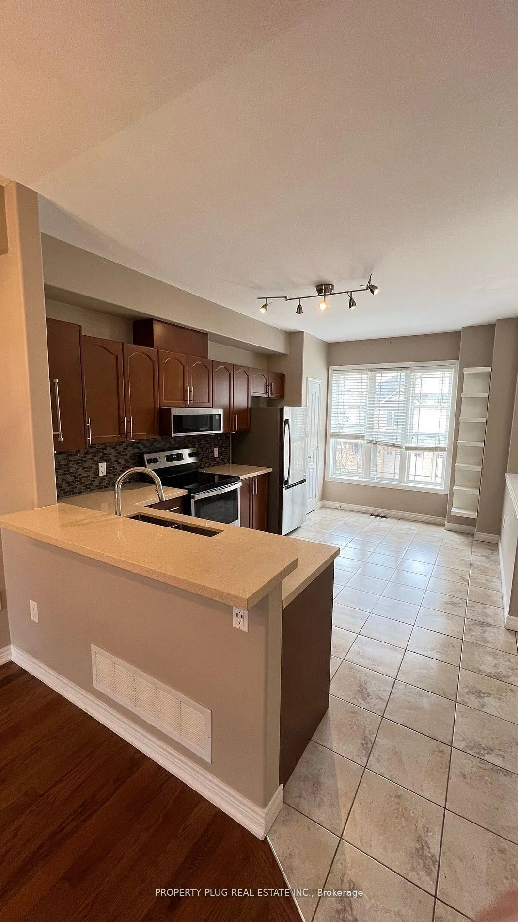 Photo 4 of Unit 45, 8 Hemlock Crescent, Grimsby, Grimsby West — HOMEH