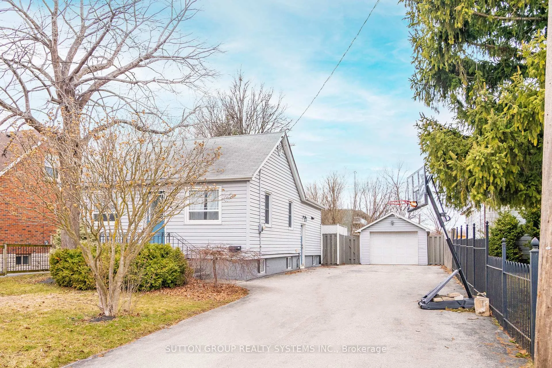 Photo 3 of 2399 Glenwood School Drive, Burlington, Freeman — HOMEH