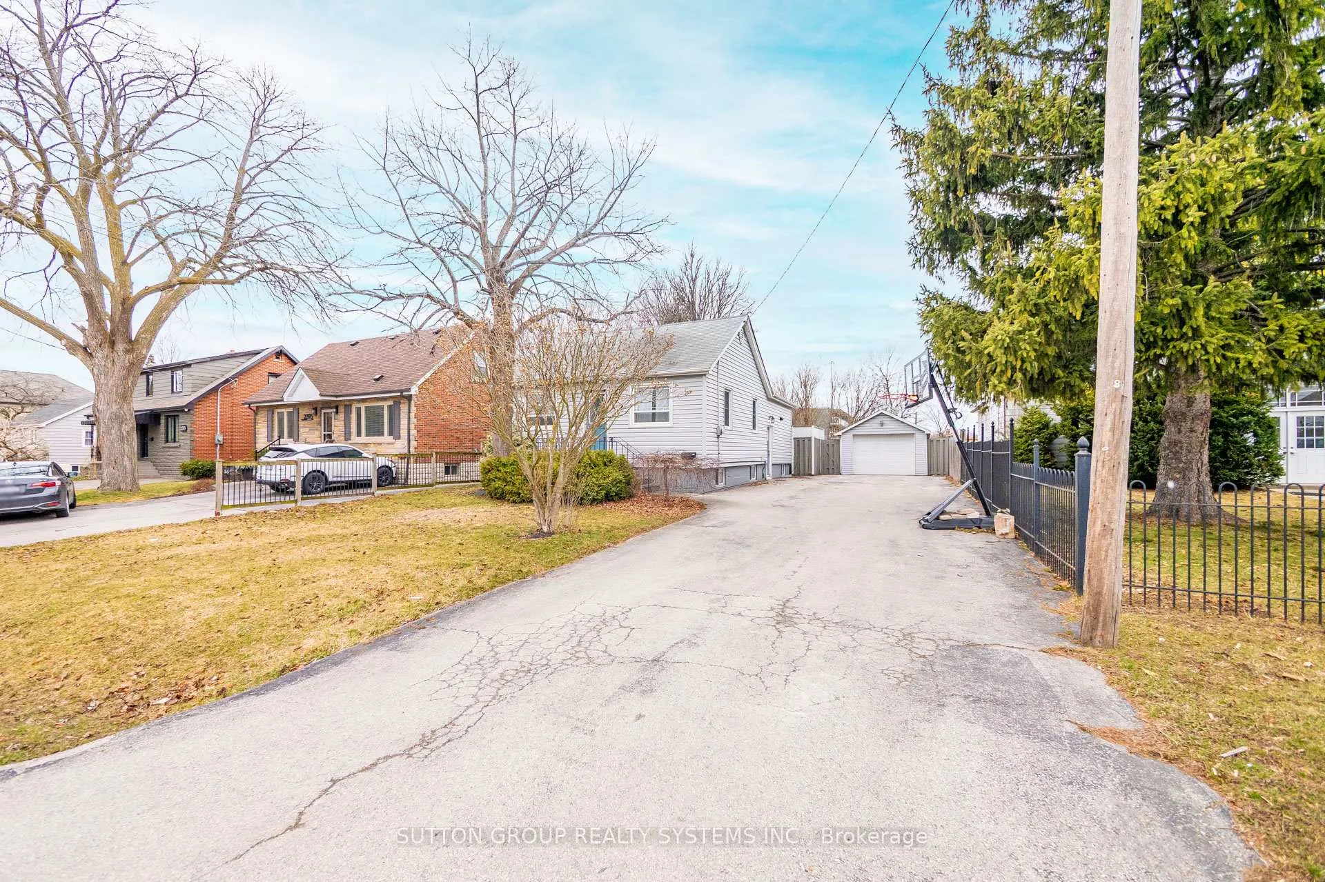Photo 5 of 2399 Glenwood School Drive, Burlington, Freeman — HOMEH
