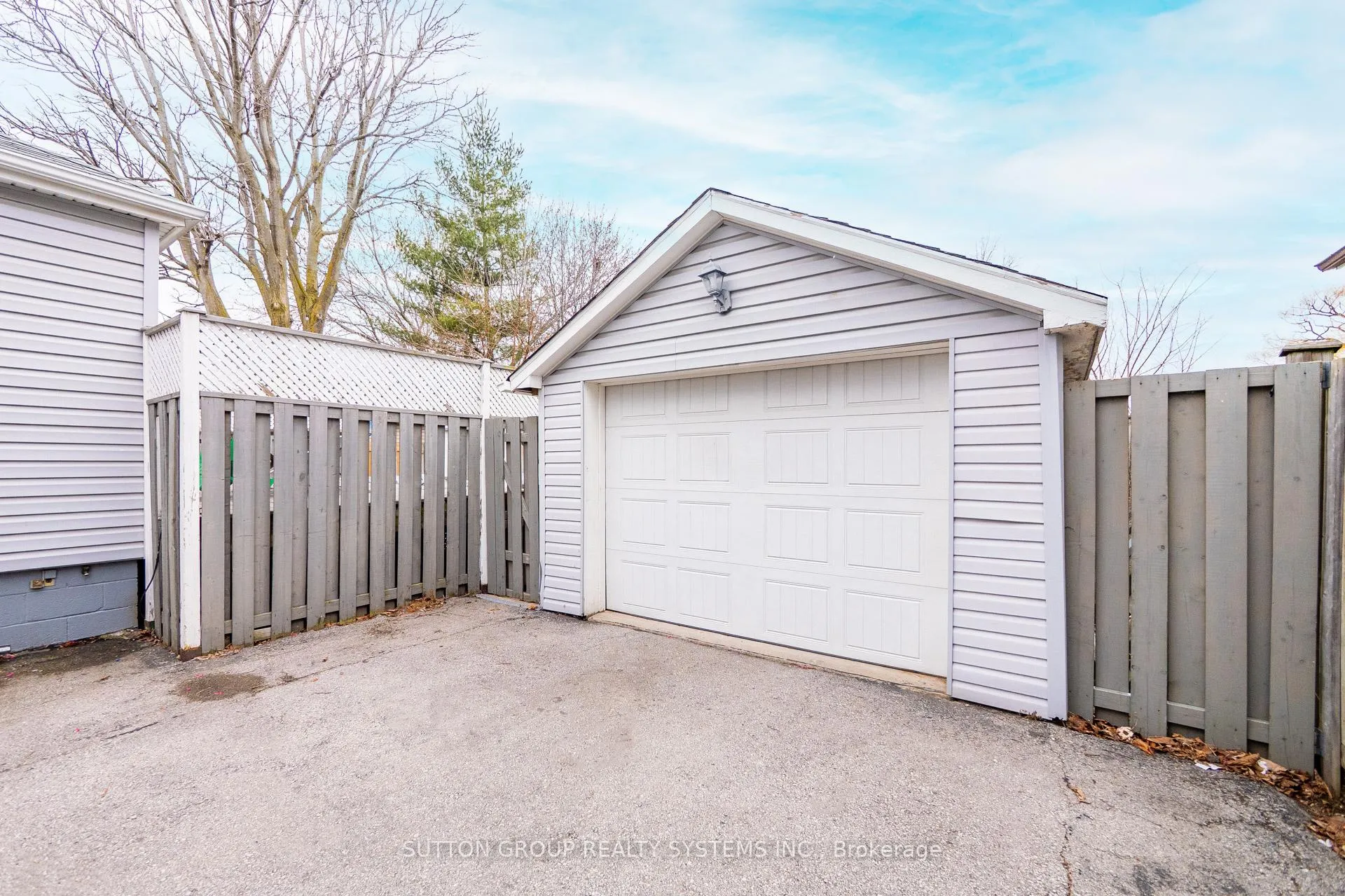 Photo 6 of 2399 Glenwood School Drive, Burlington, Freeman — HOMEH