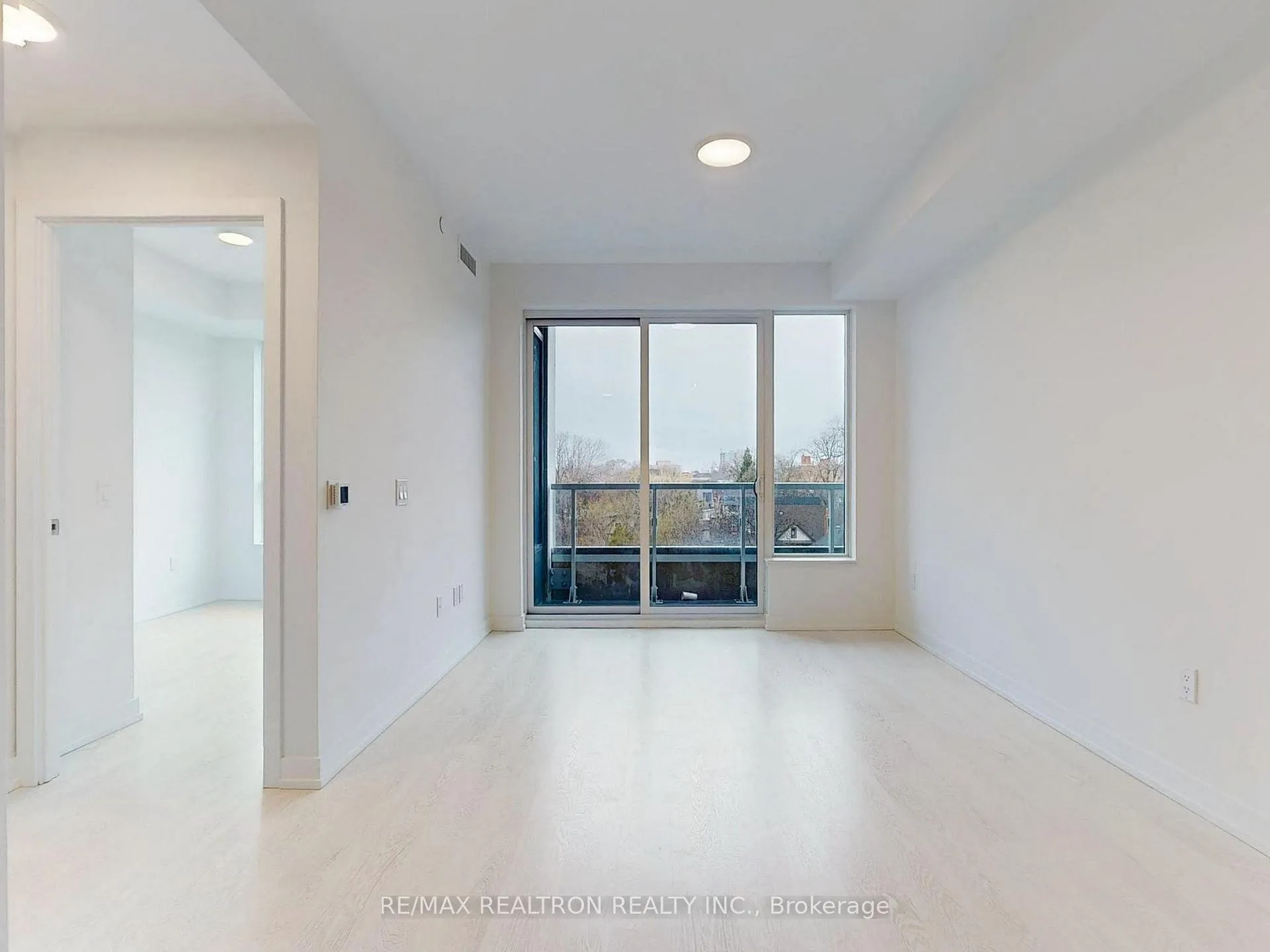 Photo 5 of Unit 512, 415 Main Street W, Hamilton, Kirkendall — HOMEH