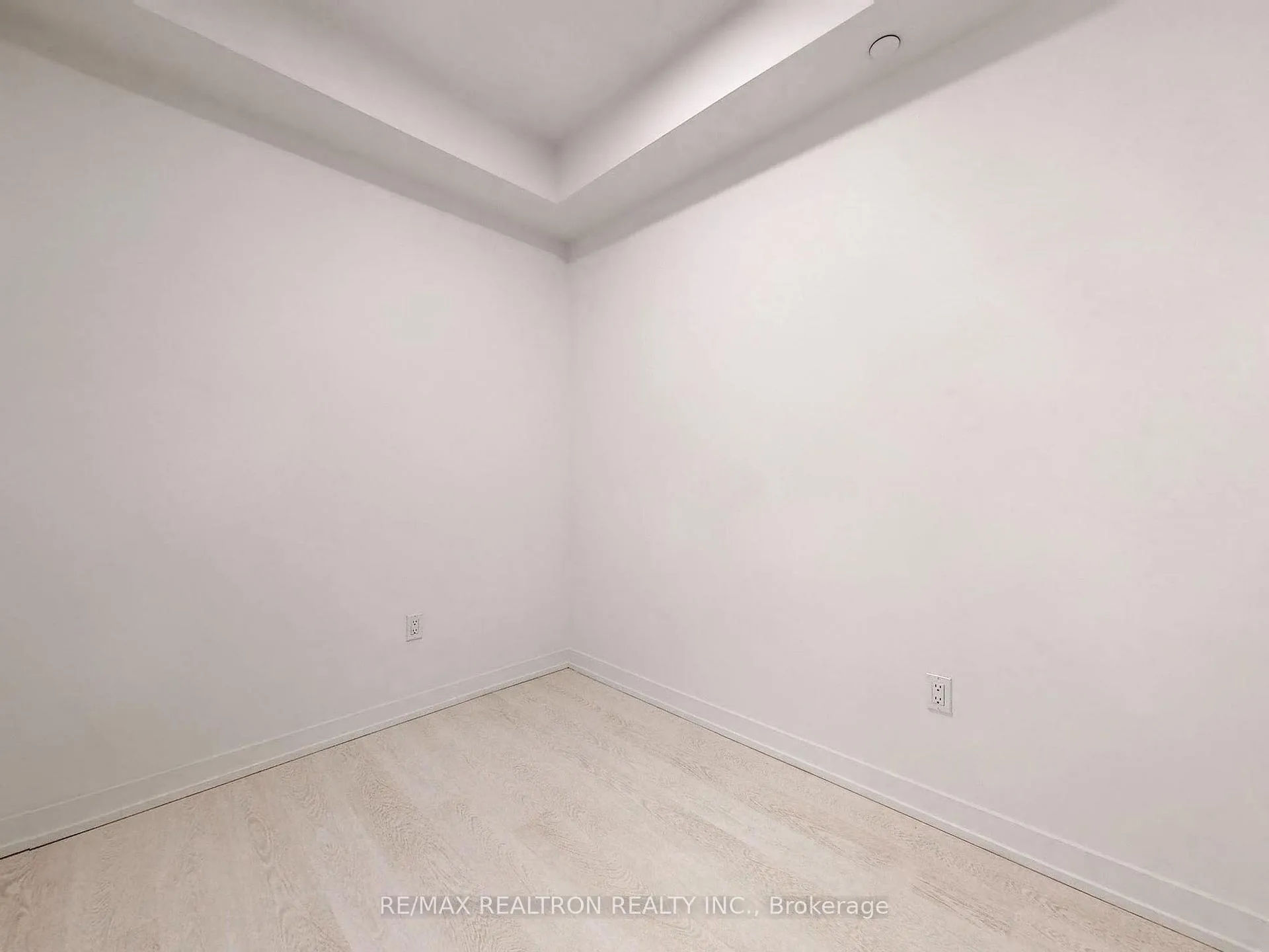 Photo 16 of Unit 512, 415 Main Street W, Hamilton, Kirkendall — HOMEH