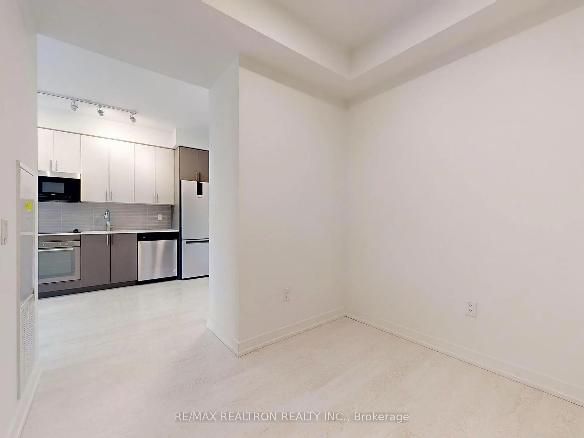Photo 17 of Unit 512, 415 Main Street W, Hamilton, Kirkendall — HOMEH
