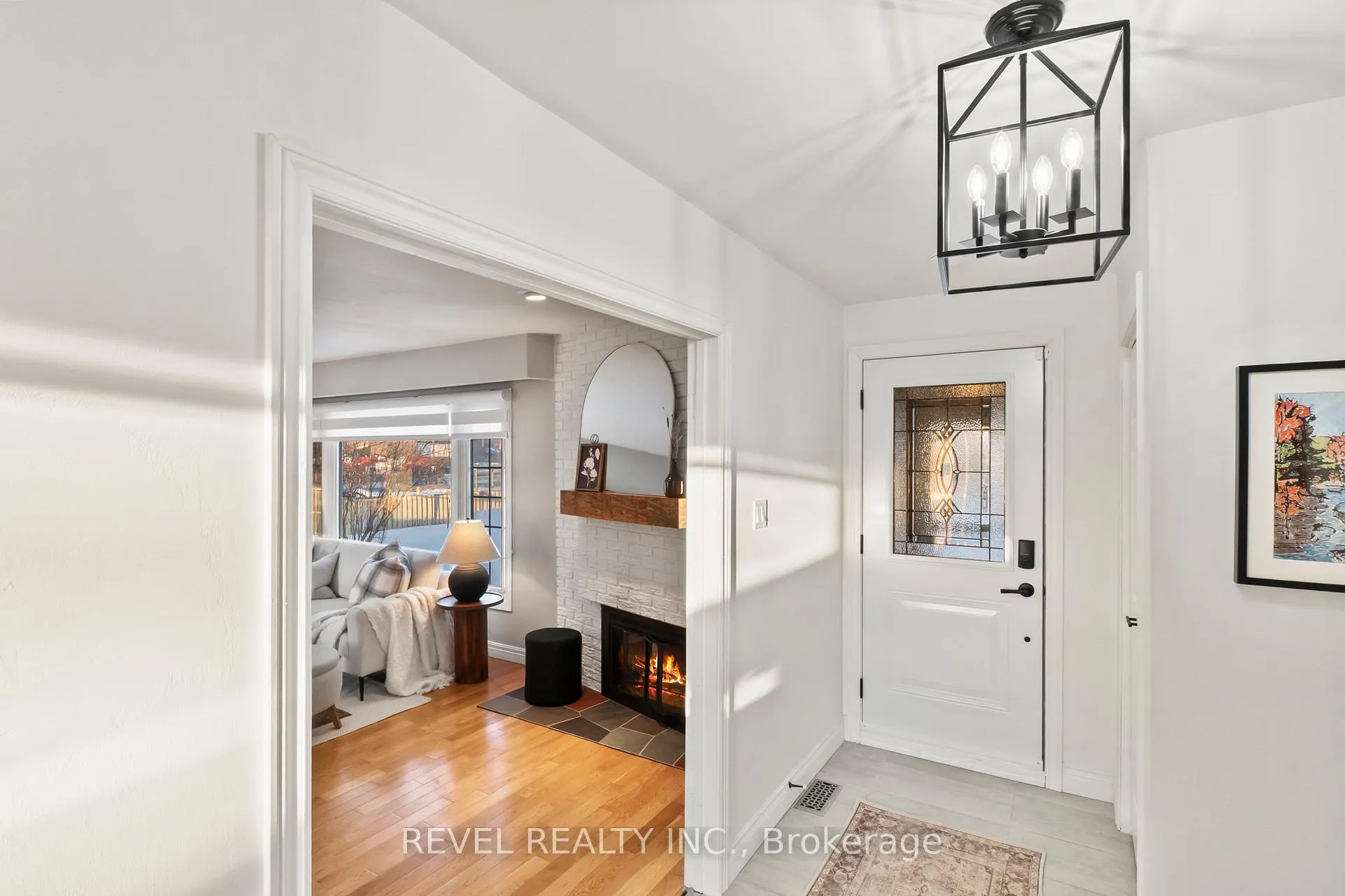 Photo 7 of 68 Applewood Crescent, Whitby, Blue Grass Meadows — HOMEH