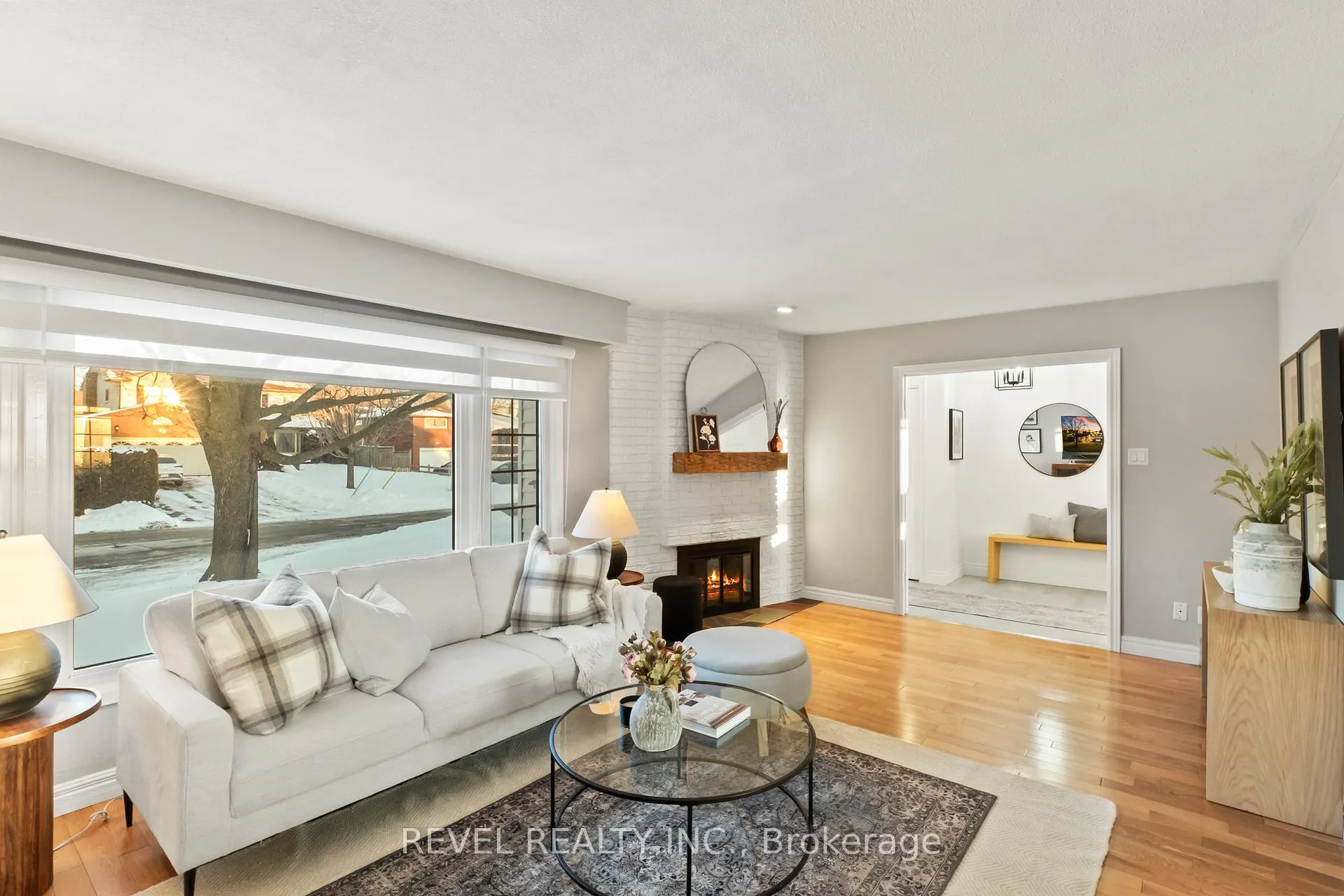 Photo 10 of 68 Applewood Crescent, Whitby, Blue Grass Meadows — HOMEH