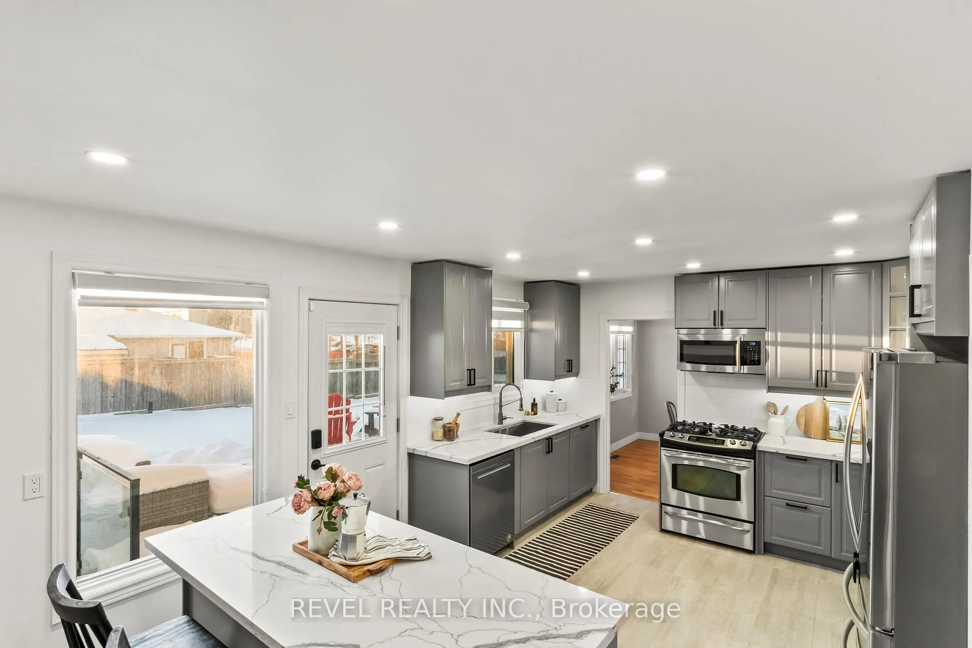 Photo 15 of 68 Applewood Crescent, Whitby, Blue Grass Meadows — HOMEH
