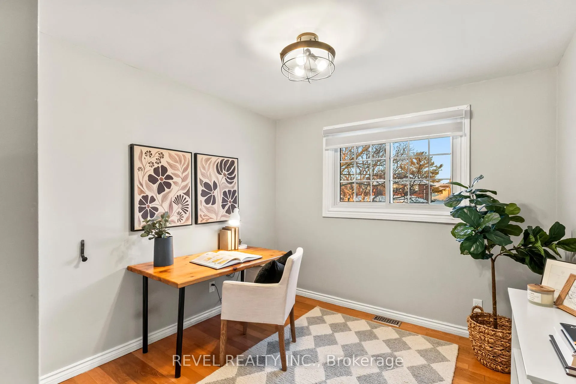 Photo 29 of 68 Applewood Crescent, Whitby, Blue Grass Meadows — HOMEH