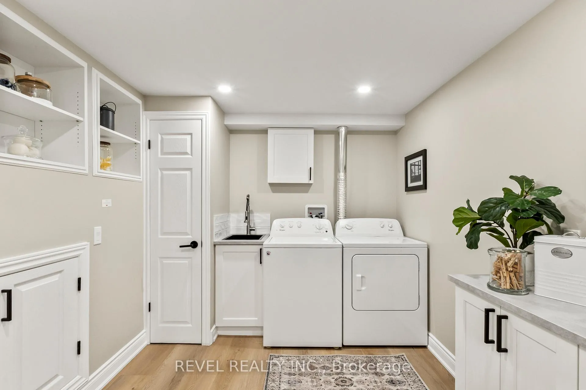 Photo 35 of 68 Applewood Crescent, Whitby, Blue Grass Meadows — HOMEH