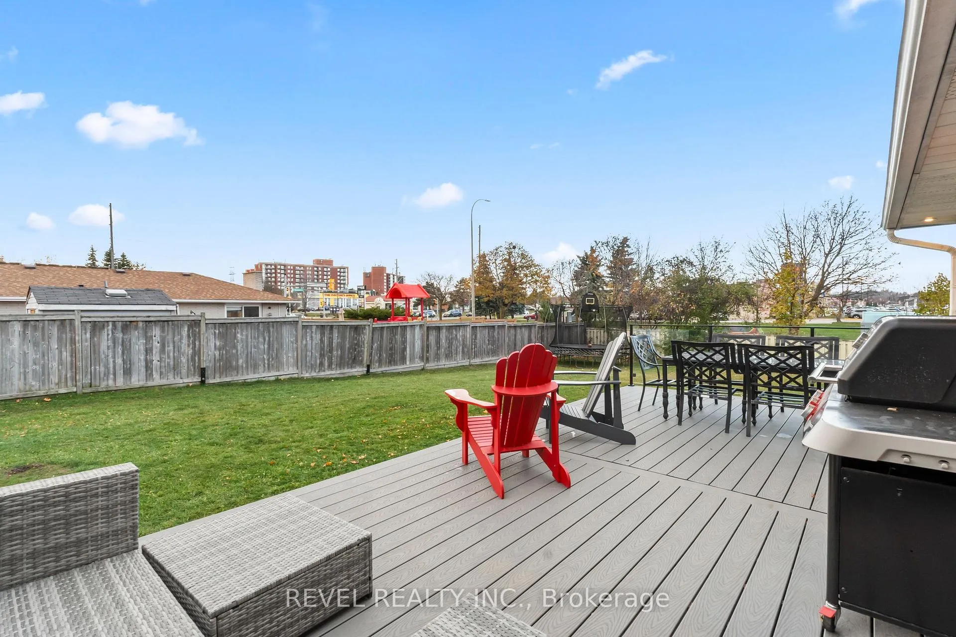Photo 38 of 68 Applewood Crescent, Whitby, Blue Grass Meadows — HOMEH