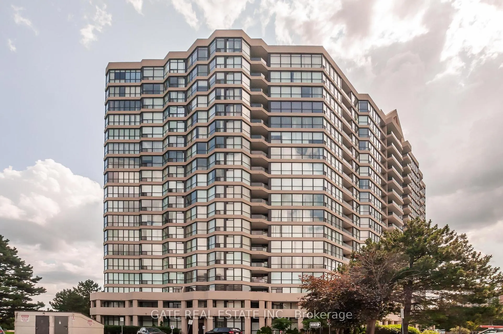 Photo 1 of Unit 1604, 5 Rowntree Road, Etobicoke, Mount Olive-Silverstone-Jamestown — HOMEH