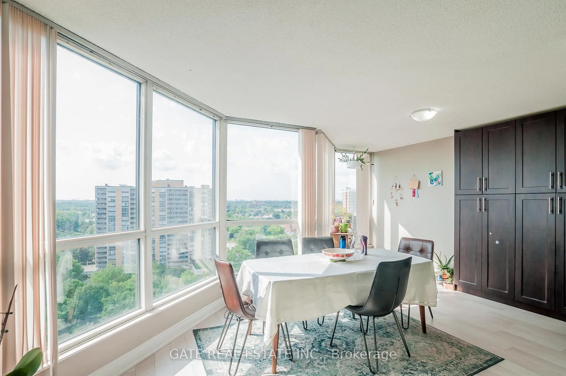 Photo 13 of Unit 1604, 5 Rowntree Road, Etobicoke, Mount Olive-Silverstone-Jamestown — HOMEH