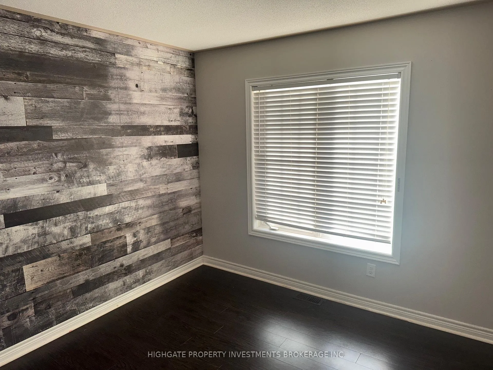 Photo 8 of 12 Frenchpark Circle, Brampton, Credit Valley — HOMEH