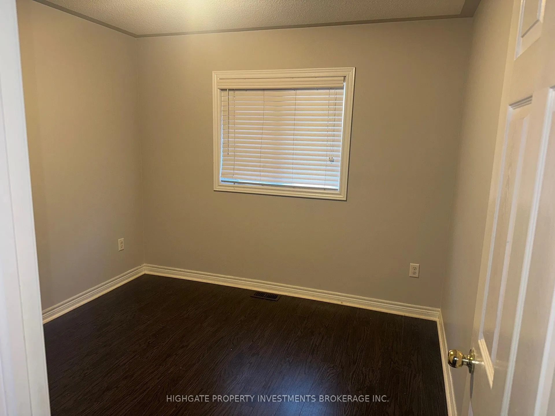 Photo 10 of 12 Frenchpark Circle, Brampton, Credit Valley — HOMEH