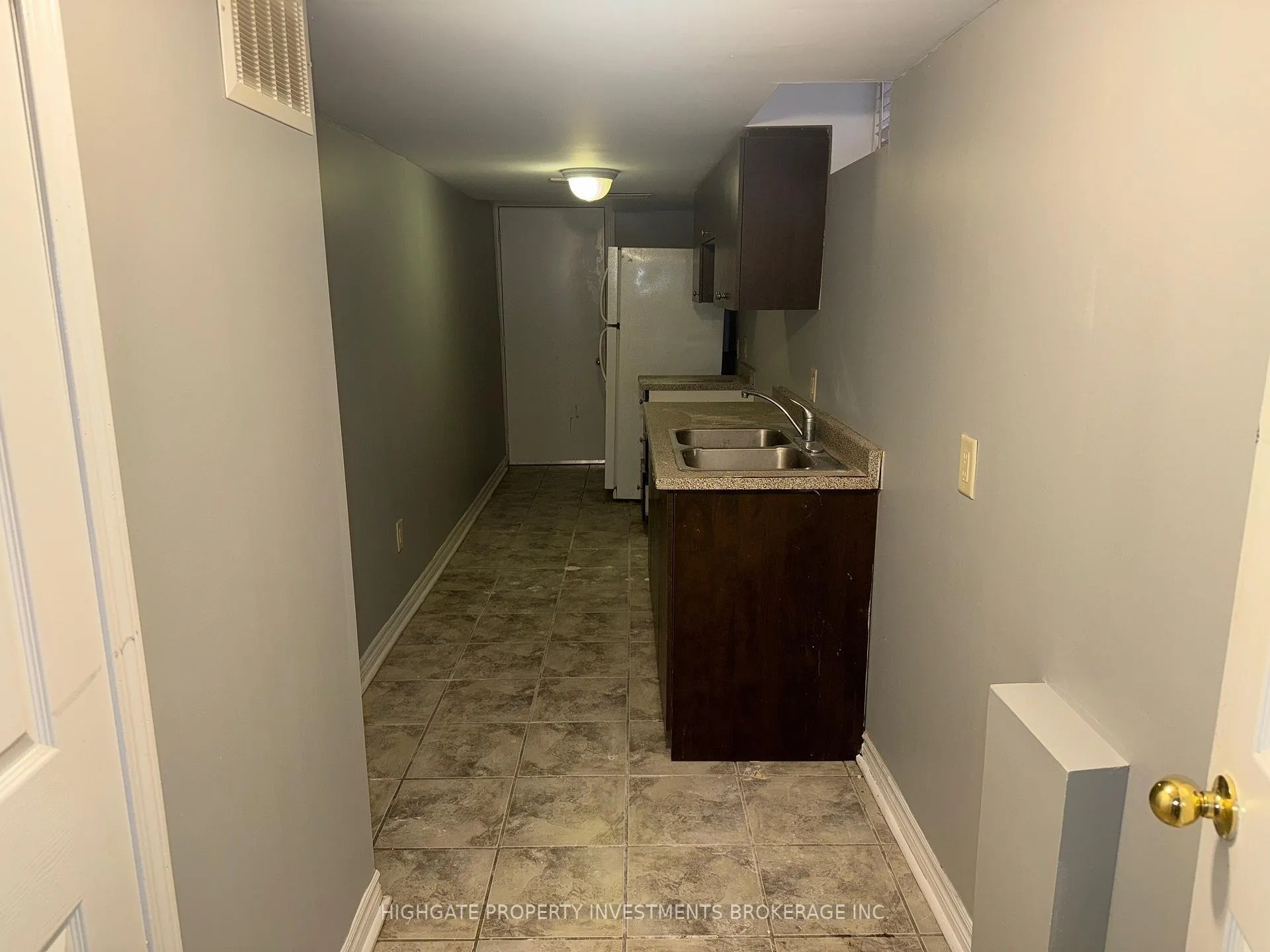 Photo 13 of 12 Frenchpark Circle, Brampton, Credit Valley — HOMEH