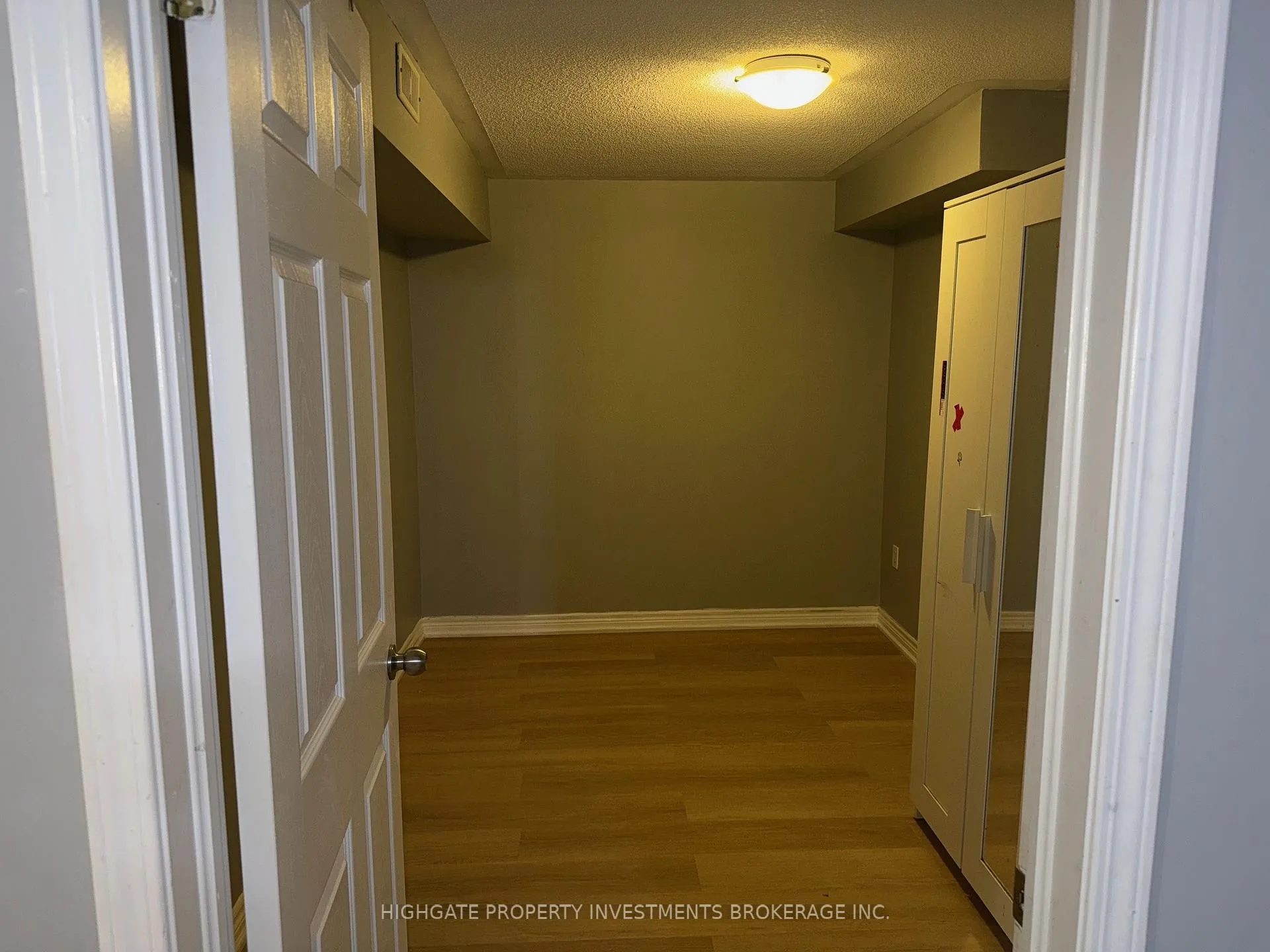 Photo 17 of 12 Frenchpark Circle, Brampton, Credit Valley — HOMEH