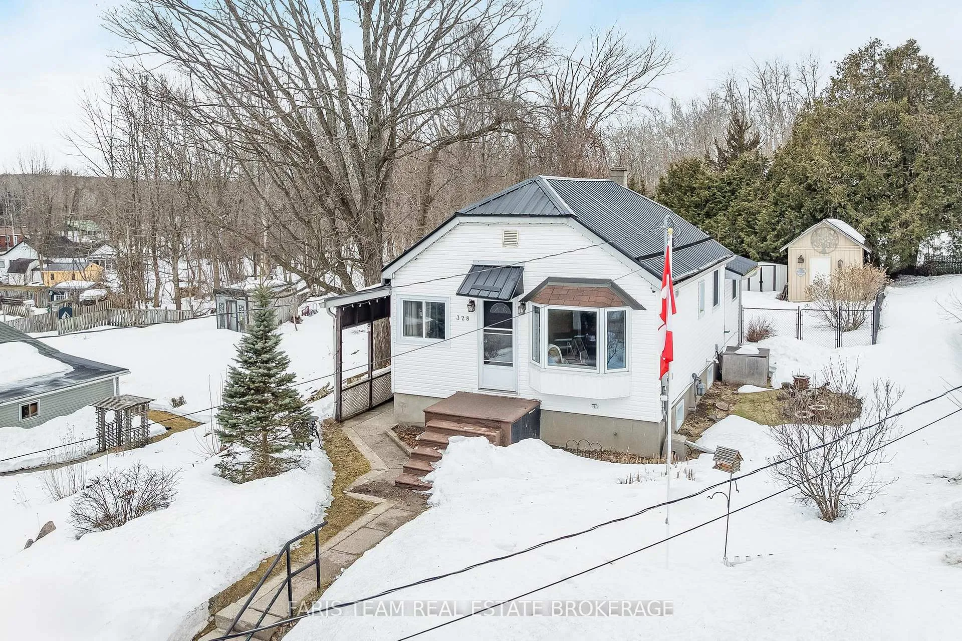 Photo 2 of 328 Percy Street, Tay, Waubaushene — HOMEH