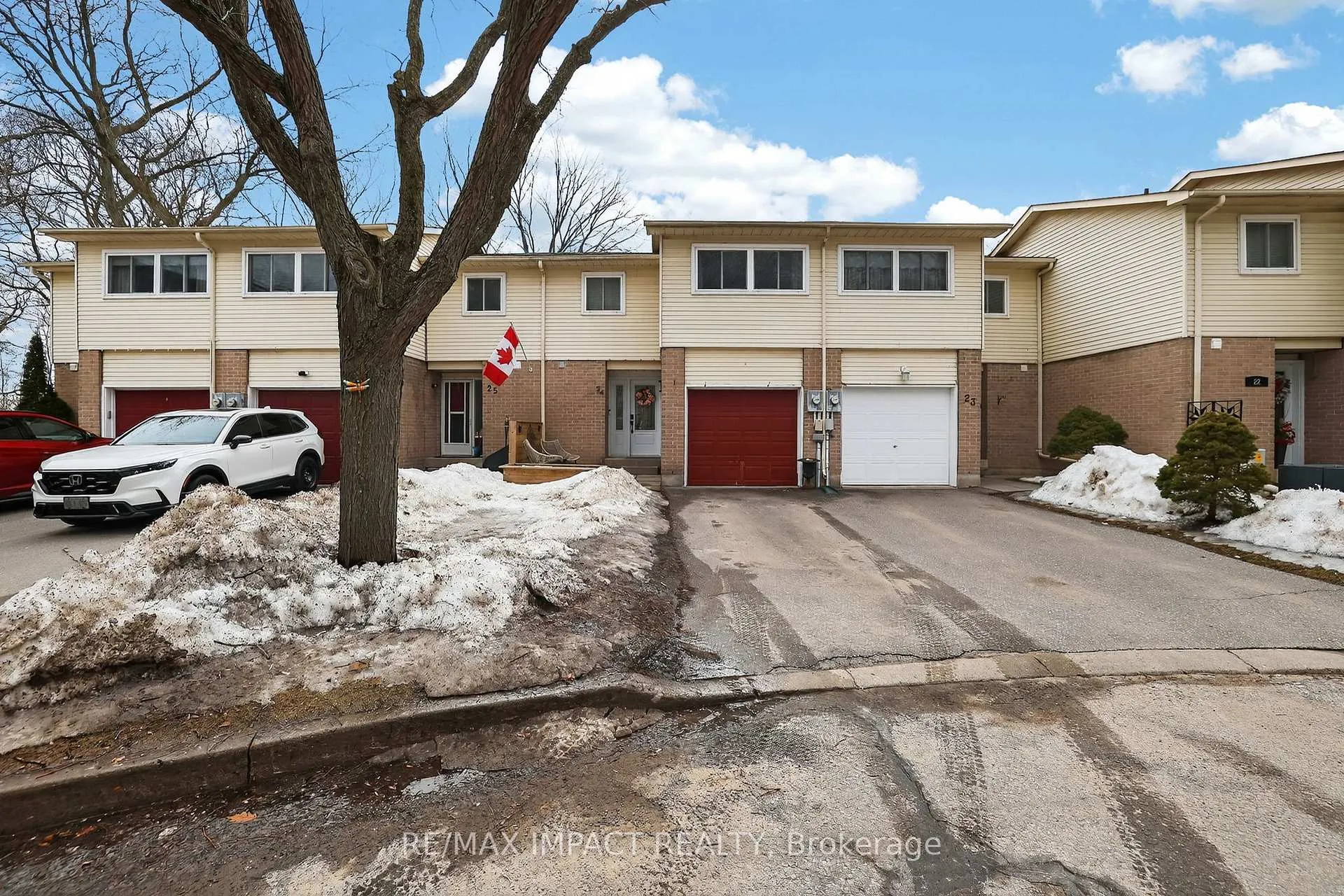Photo 3 of Unit 24, 1133 Ritson Road N, Oshawa, Centennial — HOMEH