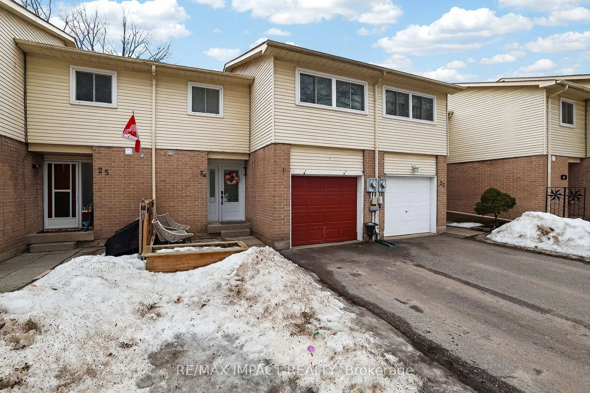 Photo 4 of Unit 24, 1133 Ritson Road N, Oshawa, Centennial — HOMEH
