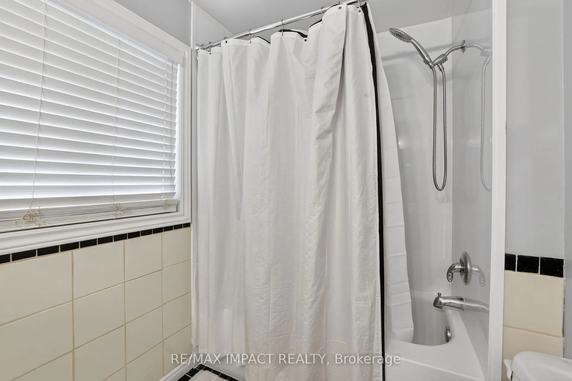 Photo 38 of Unit 24, 1133 Ritson Road N, Oshawa, Centennial — HOMEH