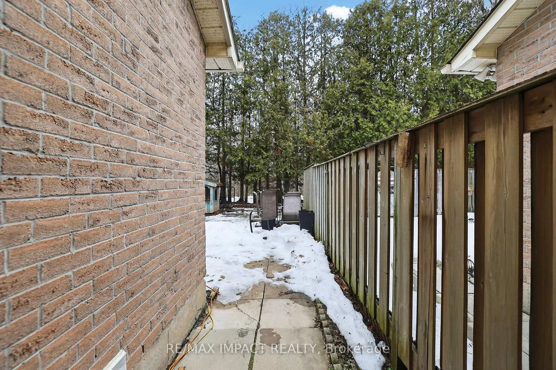 Photo 47 of Unit 24, 1133 Ritson Road N, Oshawa, Centennial — HOMEH